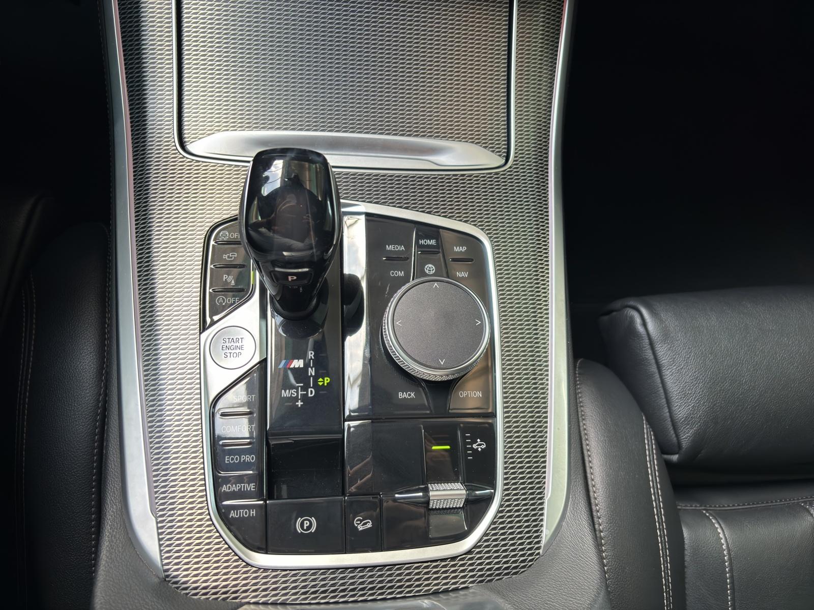 BMW X5 M50i xDrive-image-7