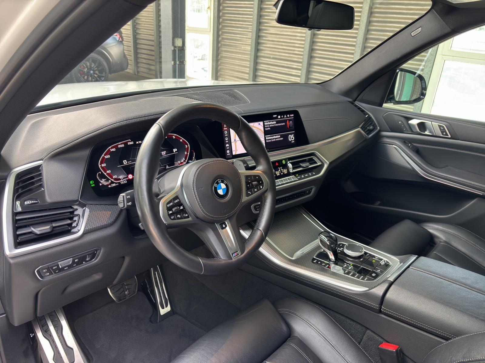 BMW X5 M50i xDrive-image-19