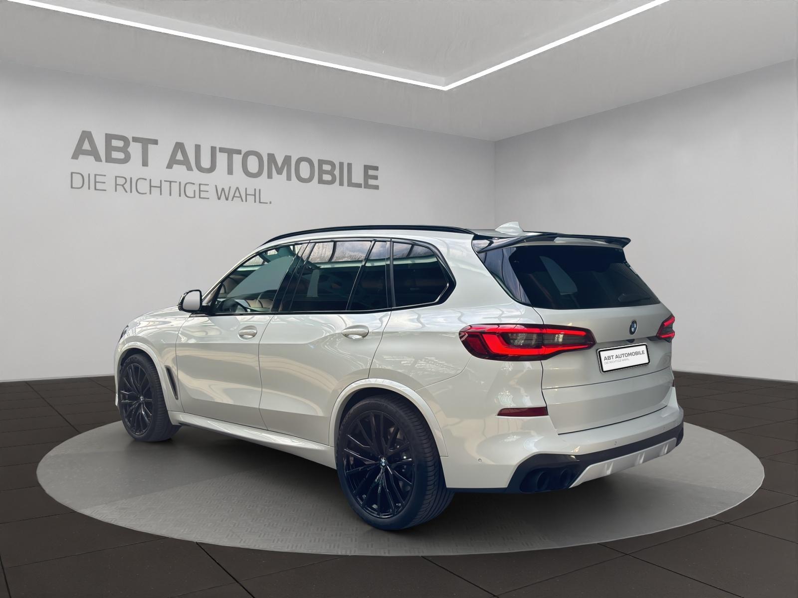 BMW X5 M50i xDrive-showroom-element-3