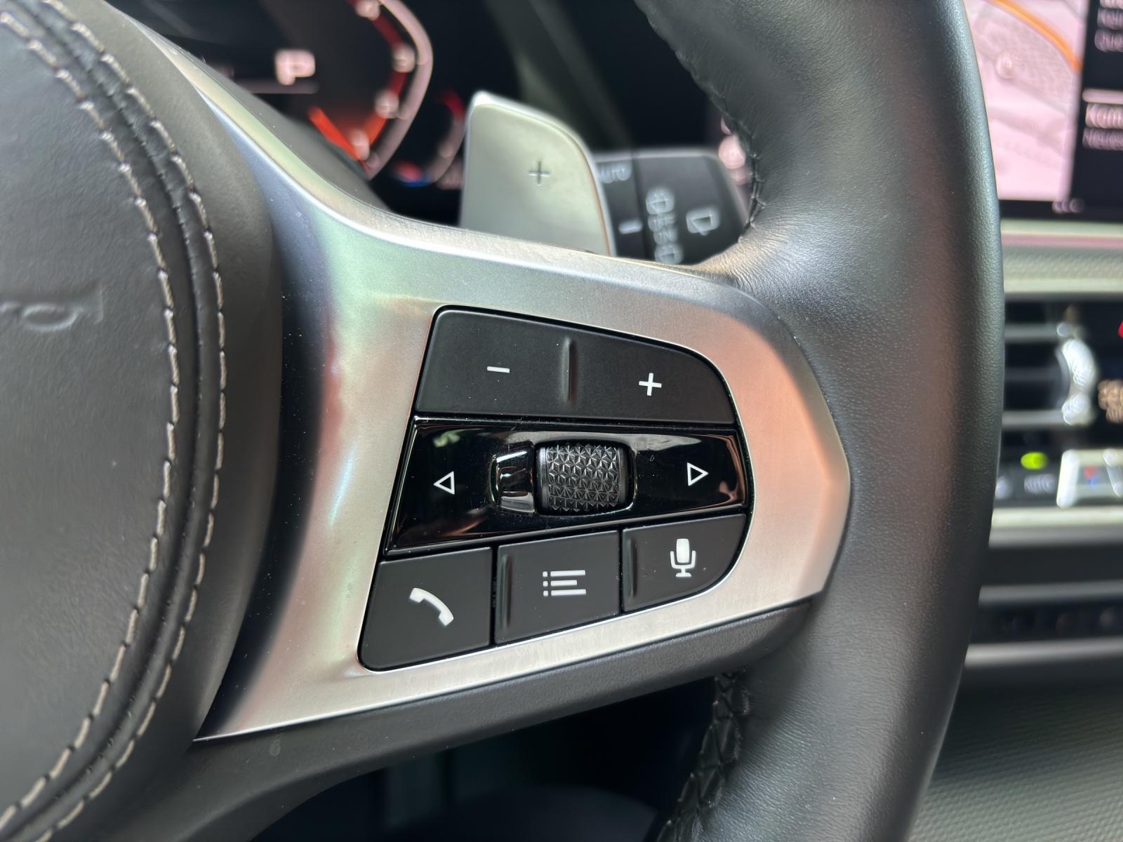 BMW X5 M50i xDrive-image-15