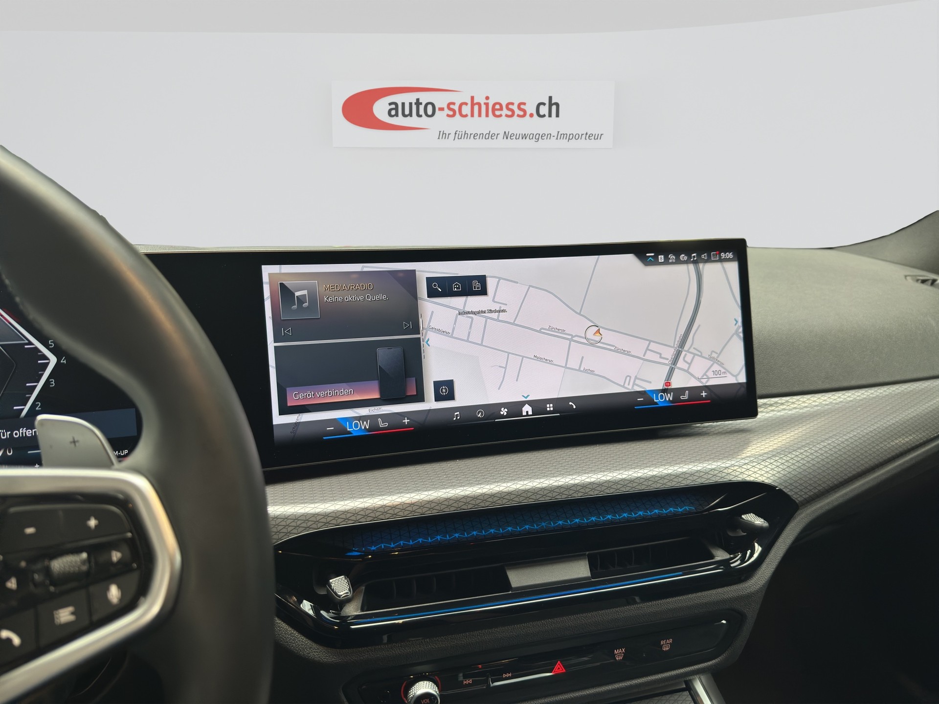 BMW 330i Touring xDrive Steptronic M Sport-image-11