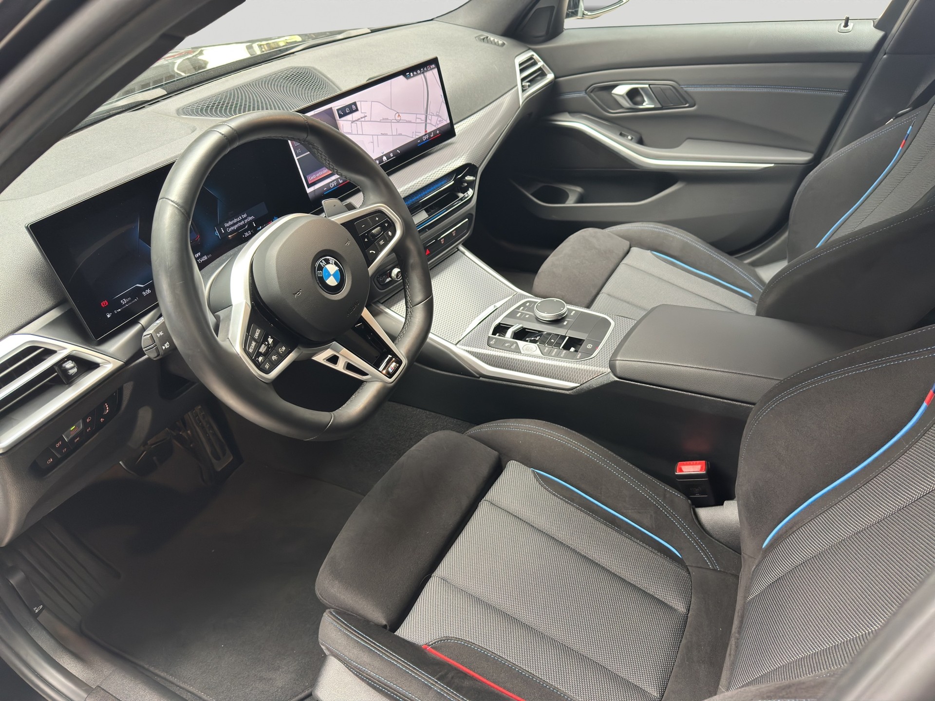 BMW 330i Touring xDrive Steptronic M Sport-image-6