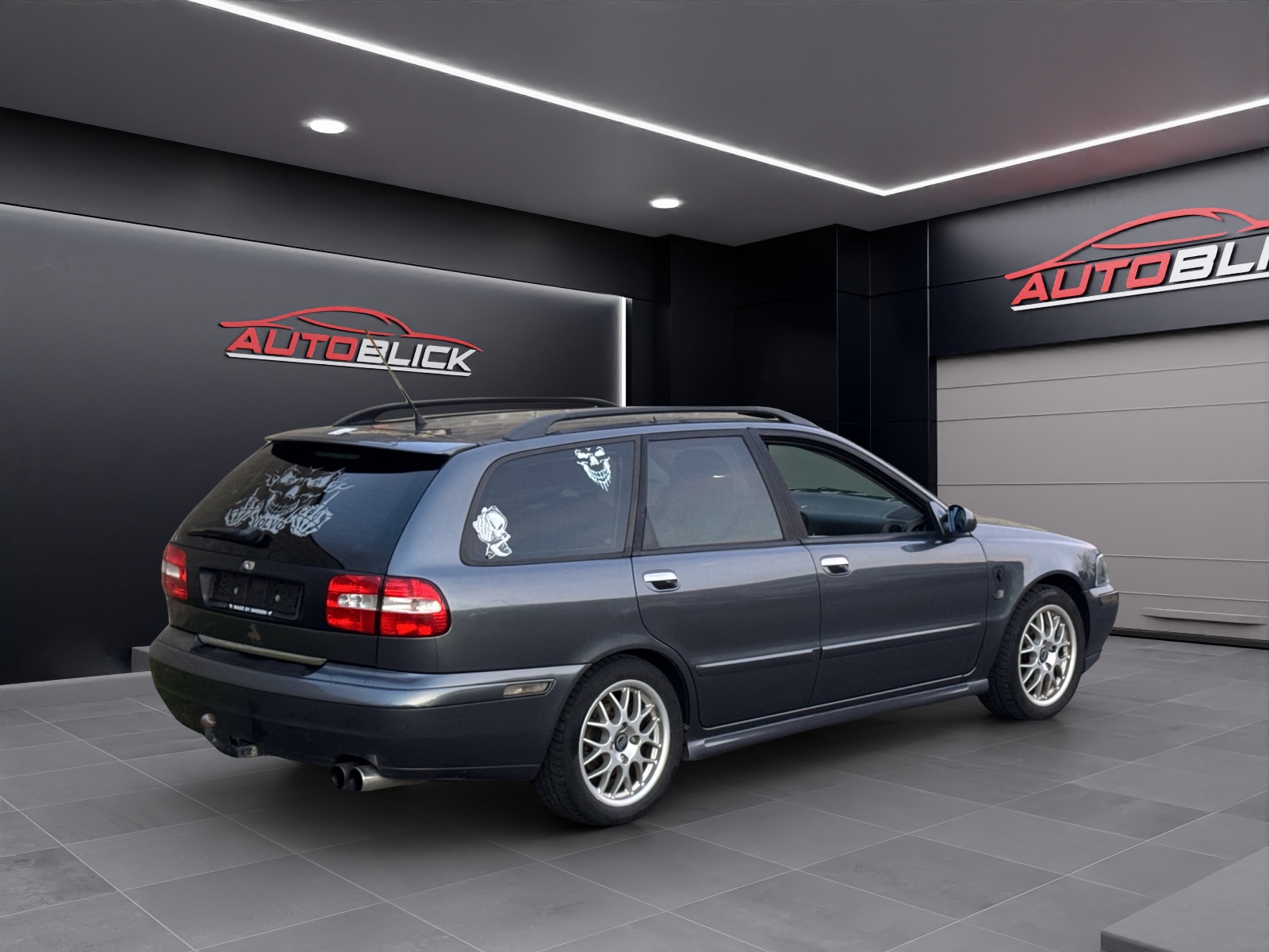 VOLVO V40 T4 Special/Dynamic Edition-showroom-element-3