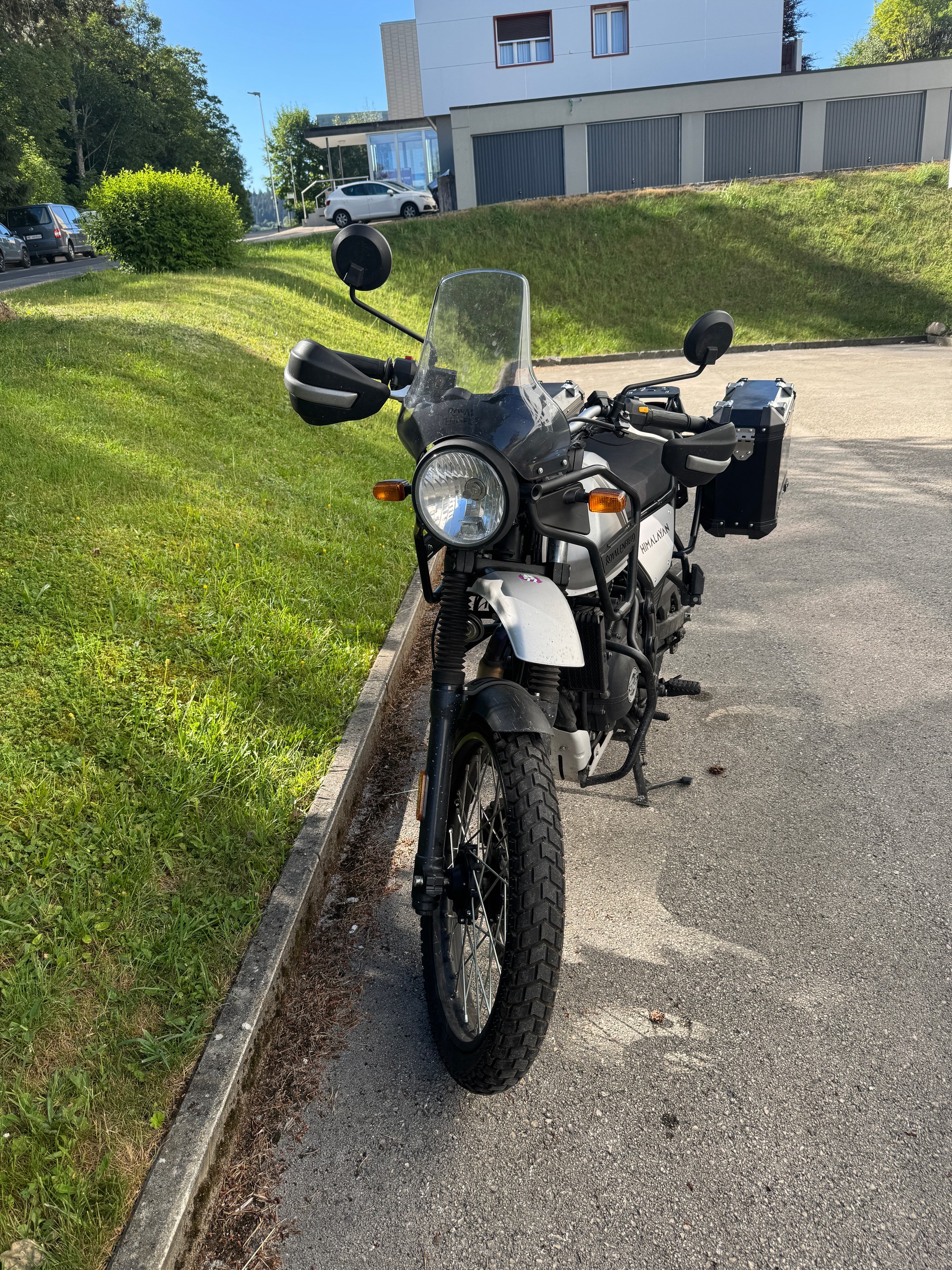 ROYAL ENFIELD Himalayan-image-3