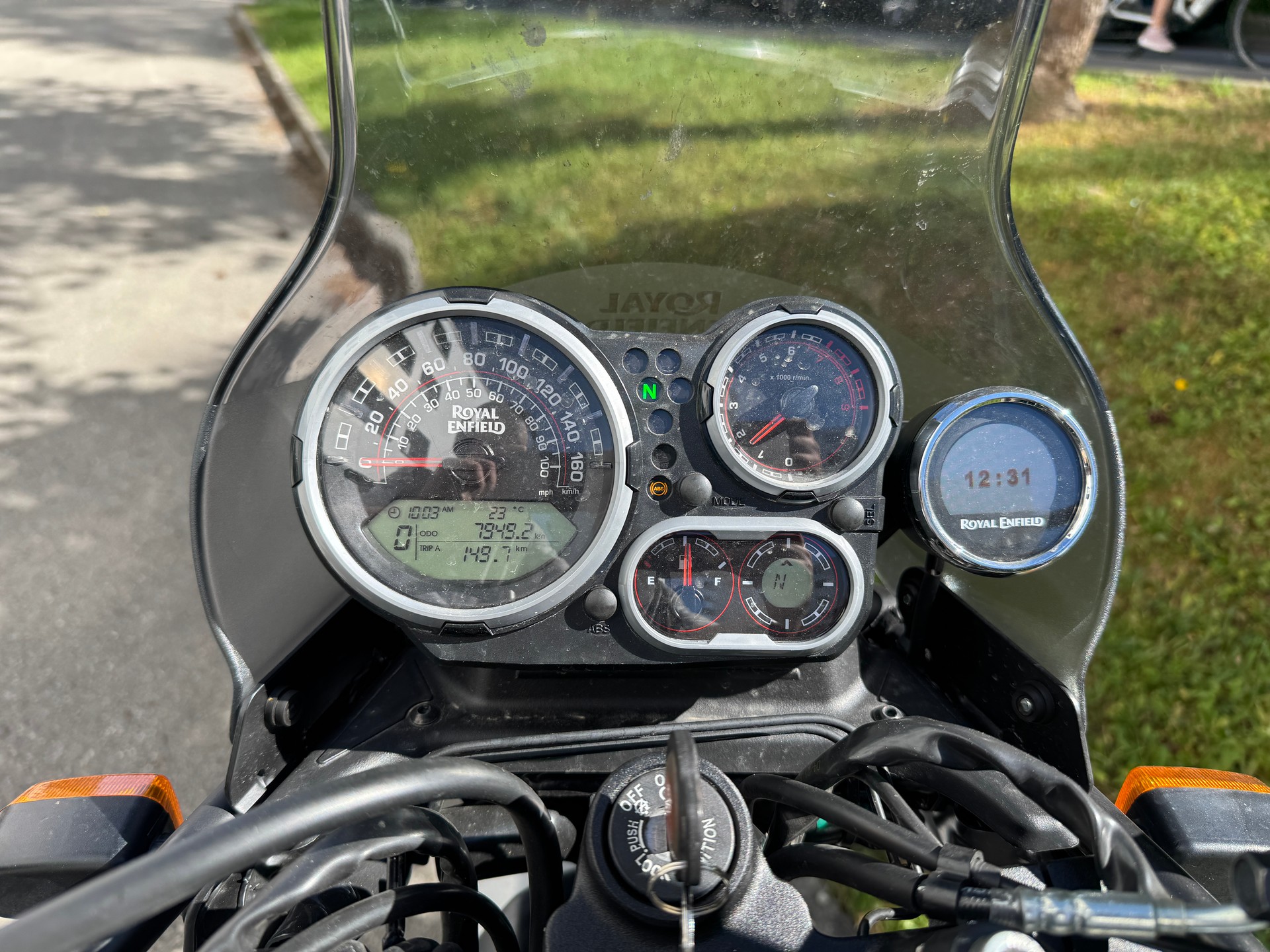 ROYAL ENFIELD Himalayan-image-4