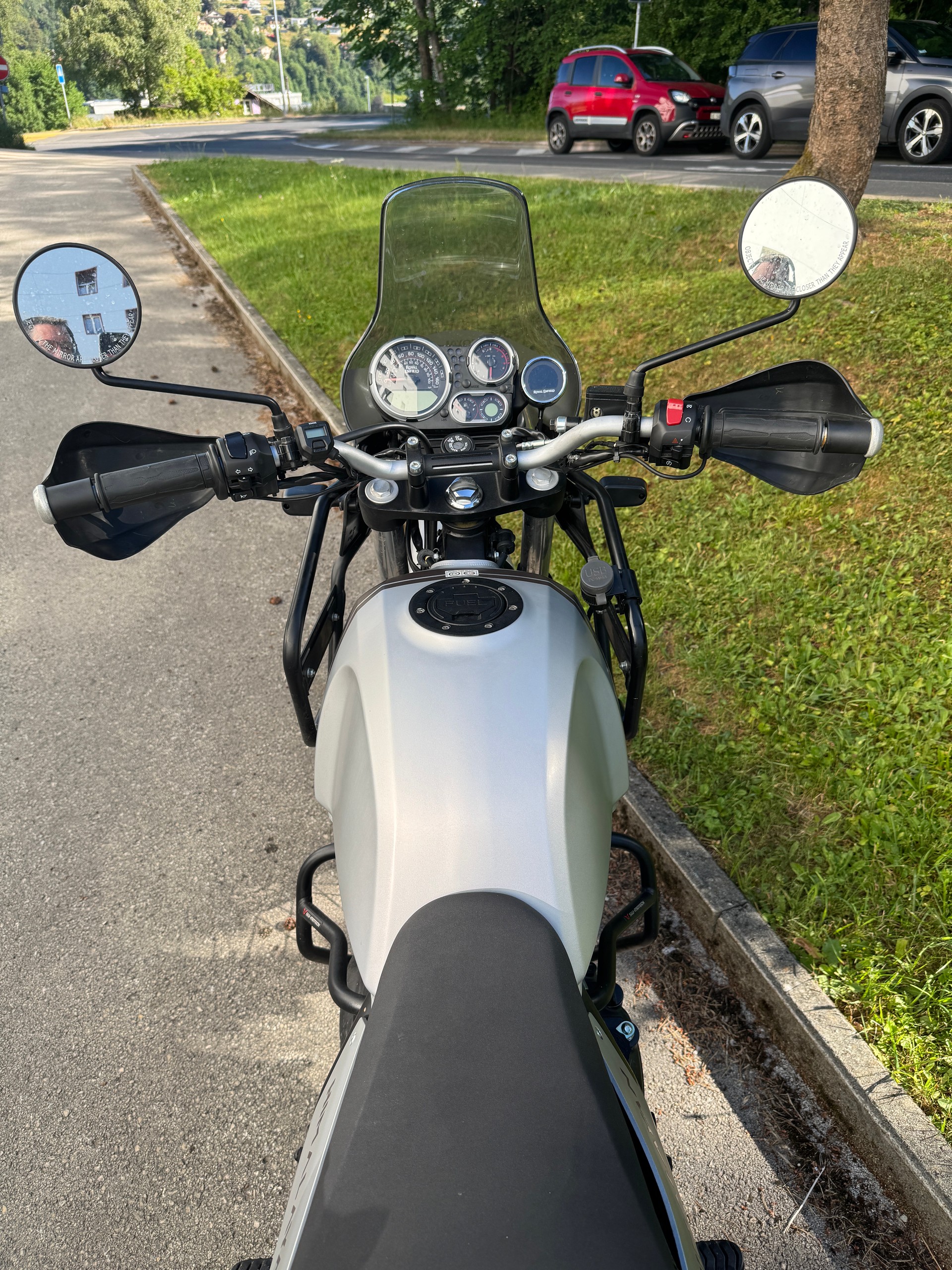 ROYAL ENFIELD Himalayan-image-1