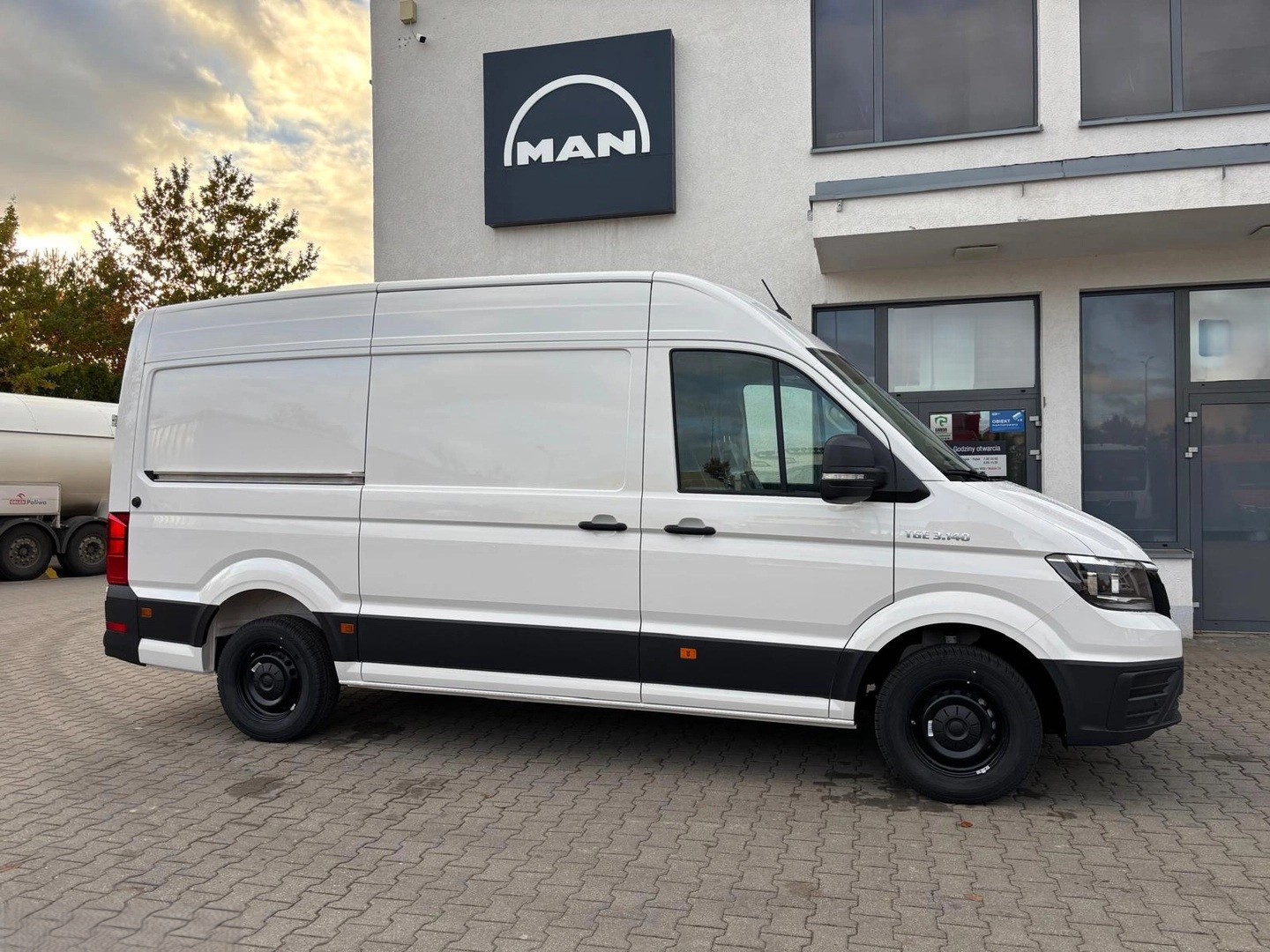 MAN TGE 3.5 Lang Kasten-showroom-element-3
