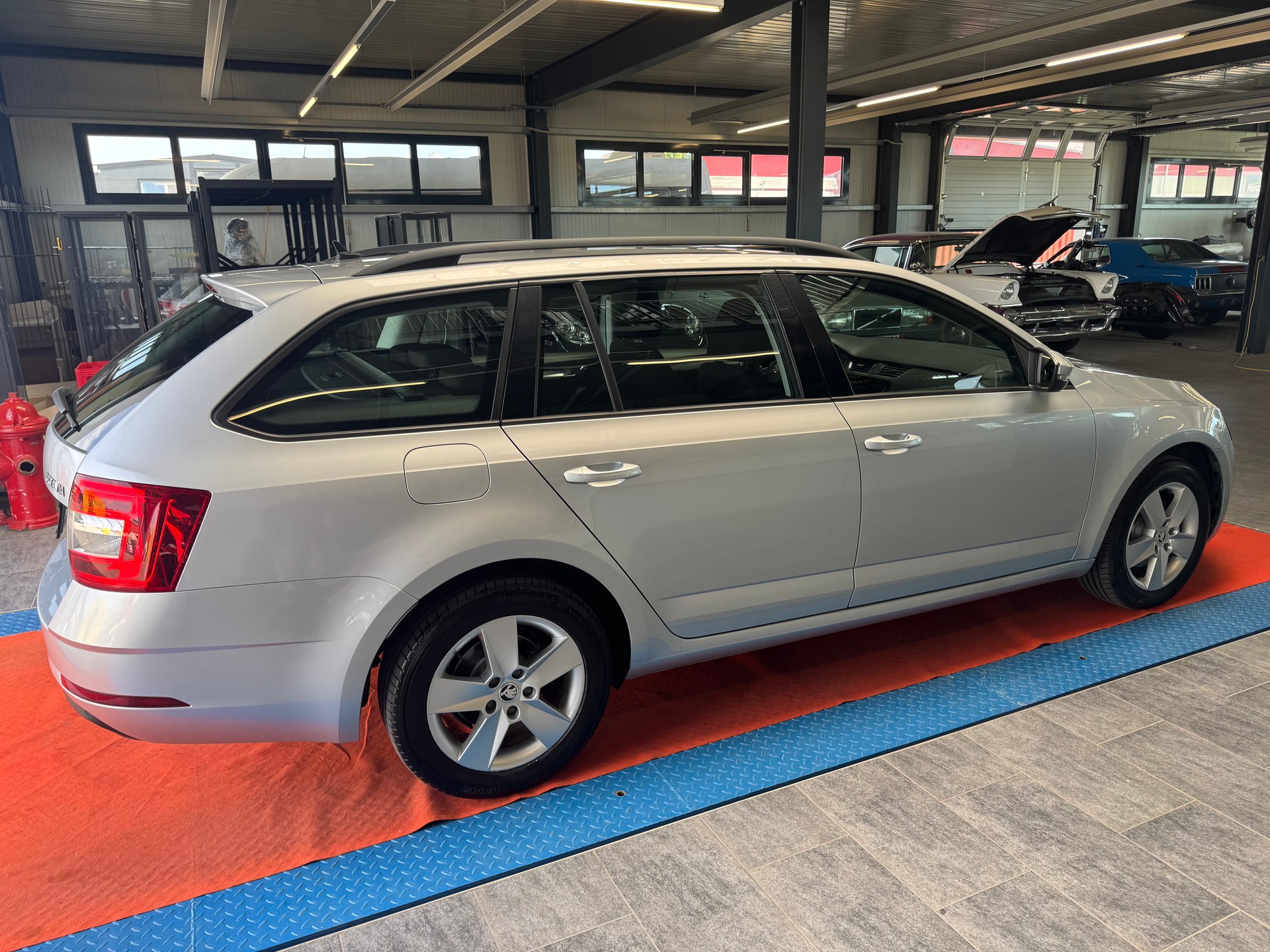 SKODA Octavia Combi 2.0 TDI Ambition 4x4-showroom-element-3