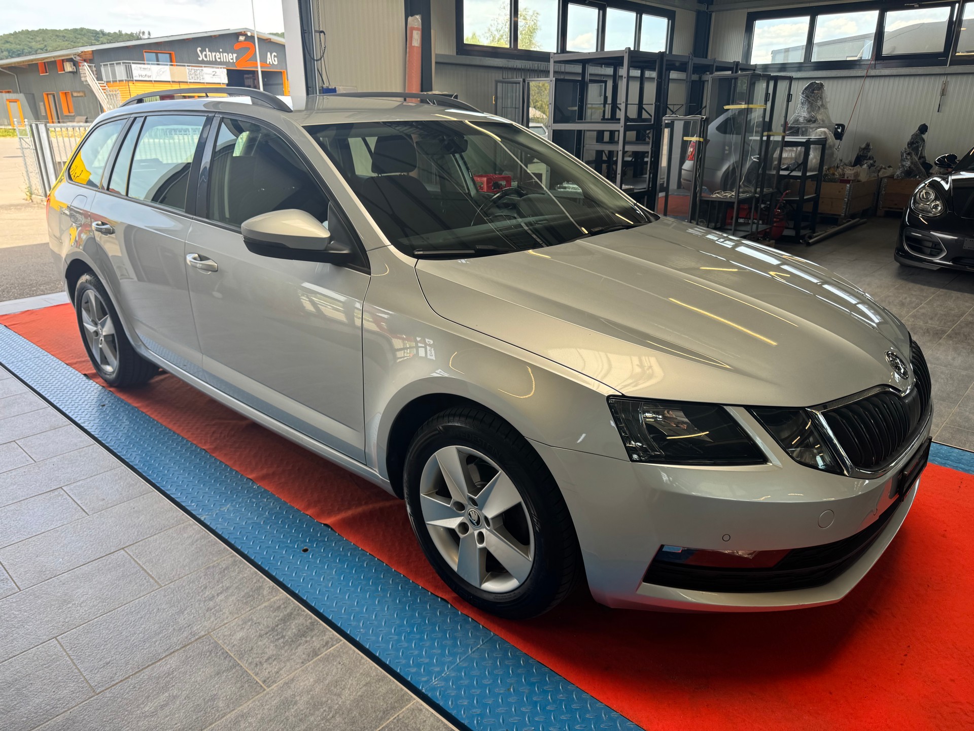 SKODA Octavia Combi 2.0 TDI Ambition 4x4-showroom-element-2