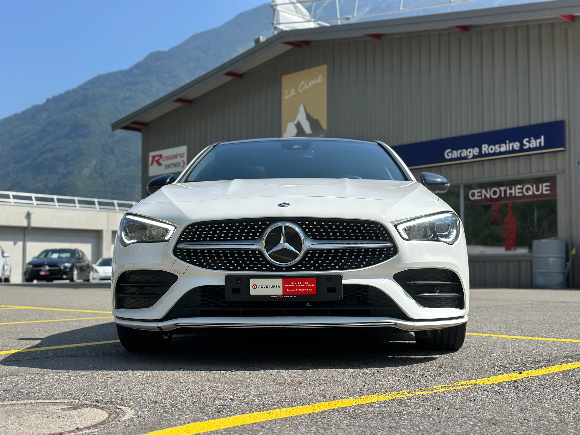 MERCEDES-BENZ CLA 220 Shooting Brake 7G-DCT AMG Line-showroom-element-3