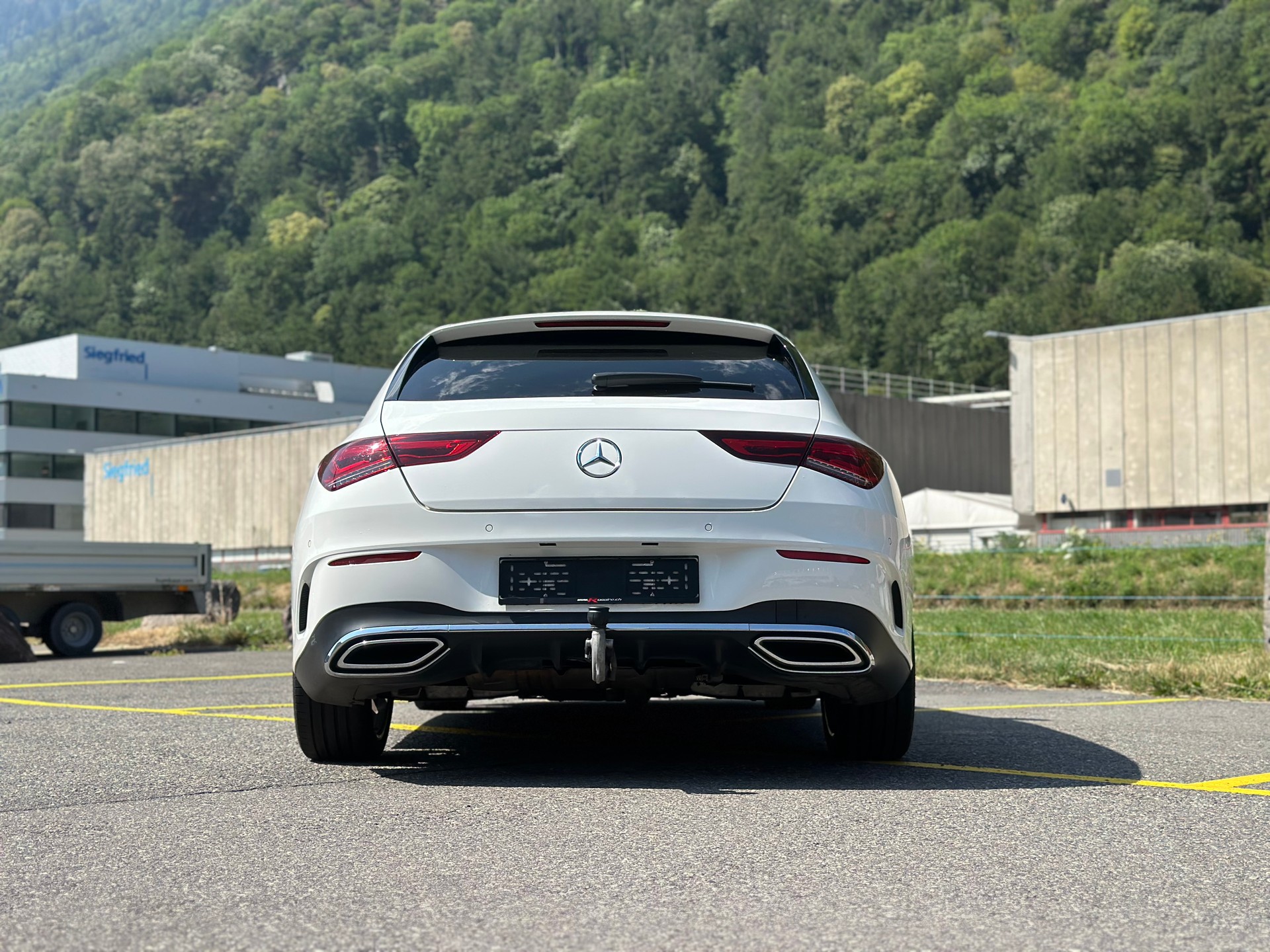 MERCEDES-BENZ CLA 220 Shooting Brake 7G-DCT AMG Line-image-6