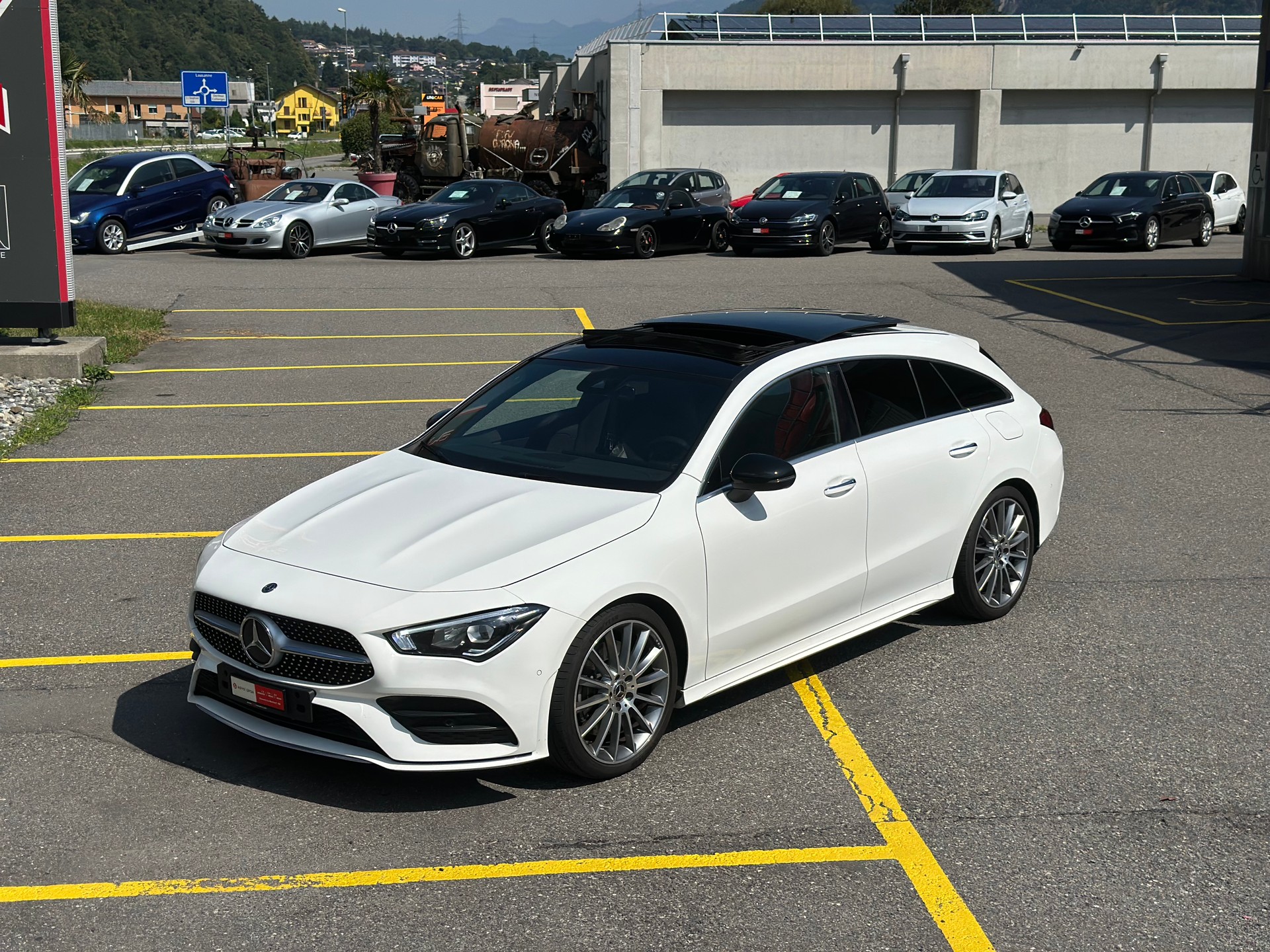 MERCEDES-BENZ CLA 220 Shooting Brake 7G-DCT AMG Line-showroom-element-2