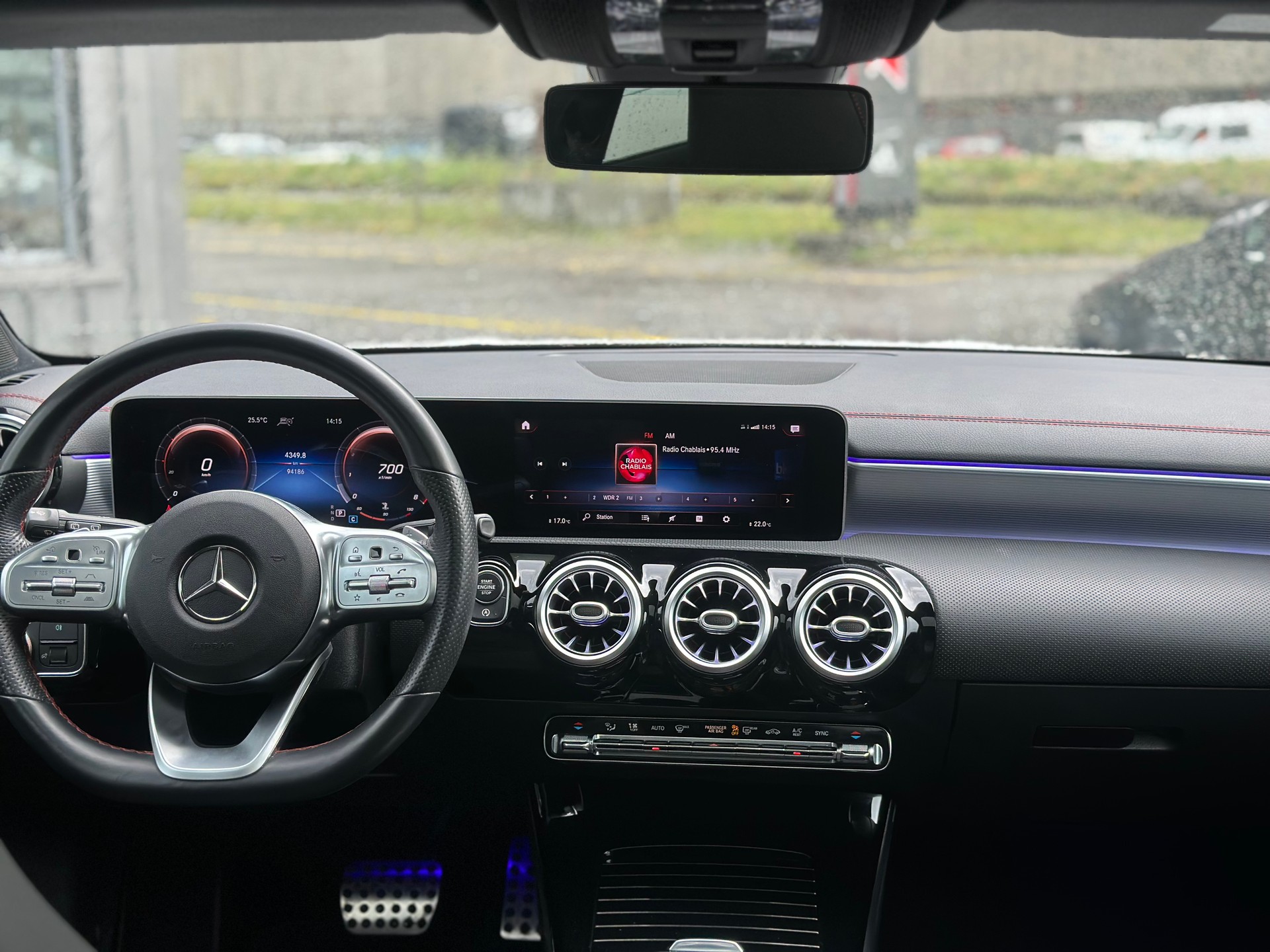 MERCEDES-BENZ CLA 220 Shooting Brake 7G-DCT AMG Line-image-18