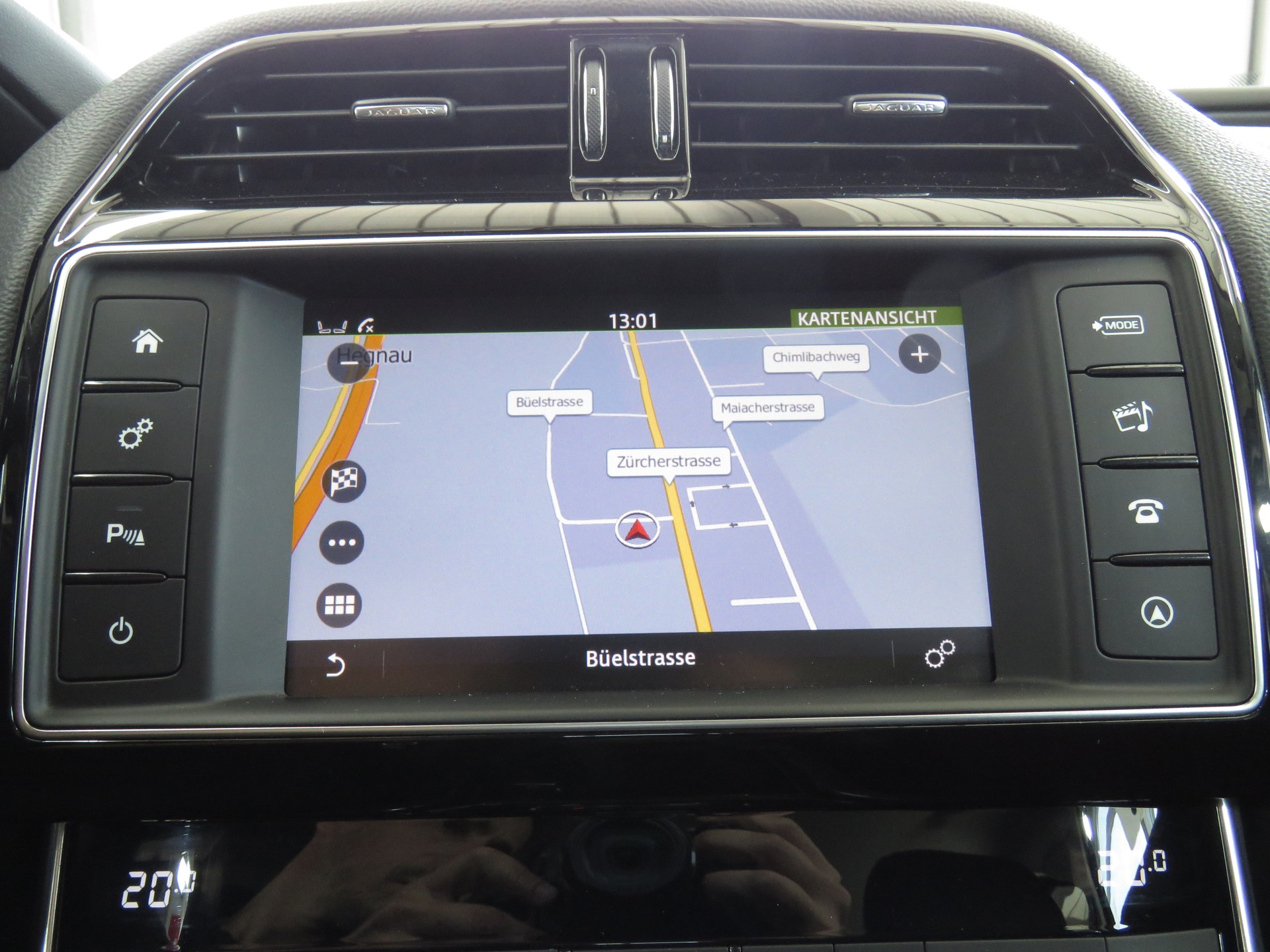 JAGUAR XE 20d Pure Automat-image-18