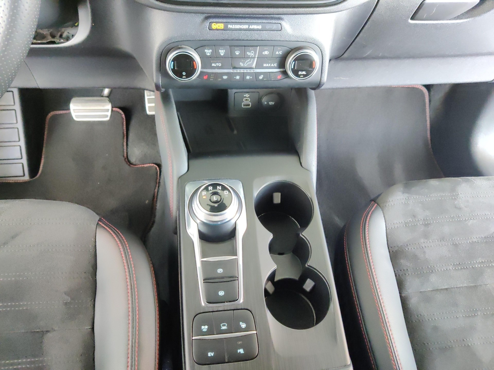 FORD Kuga 2.5 Plug-in Hybrid ST-Line X-image-11