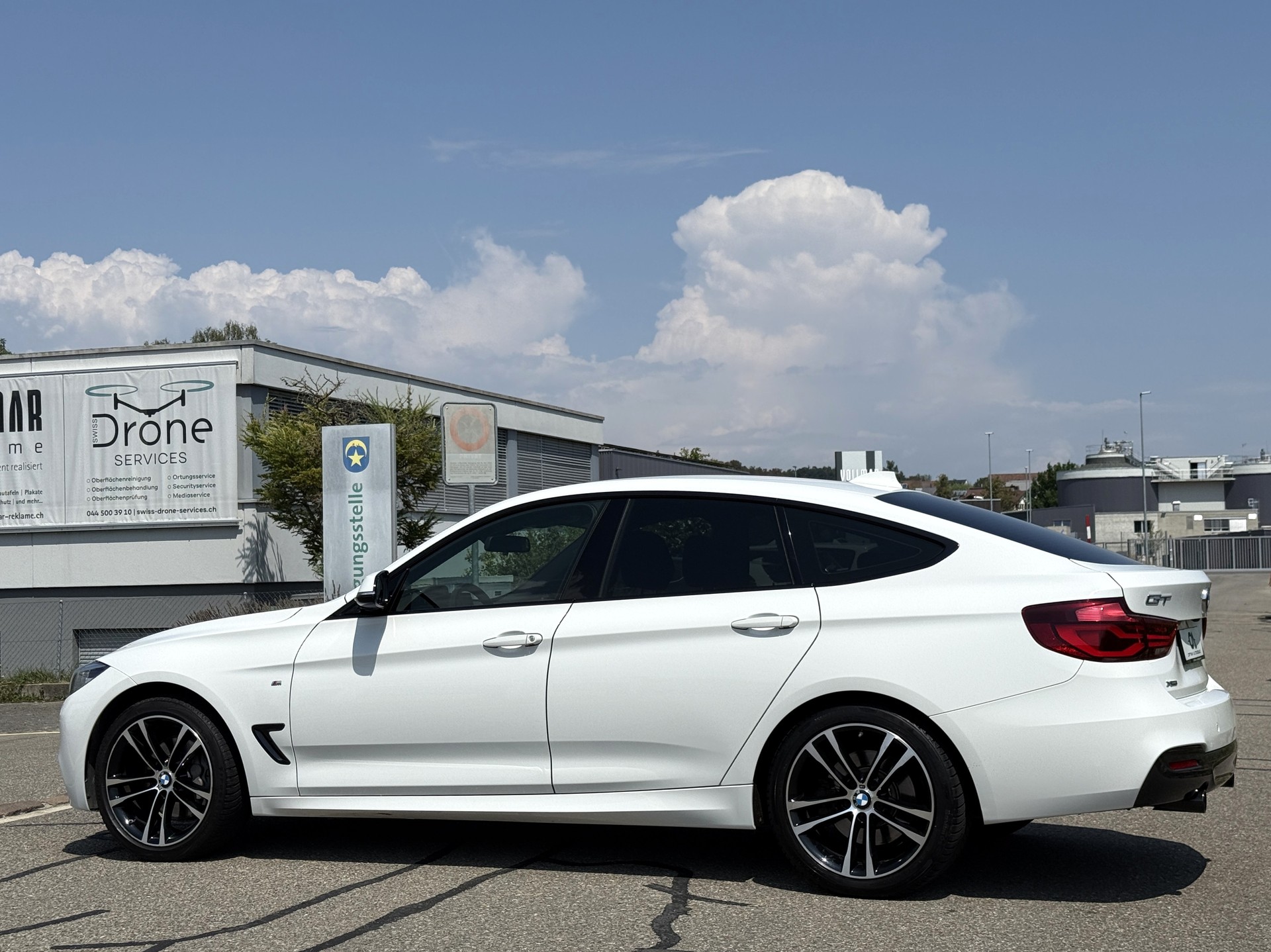 BMW 340i GT xDrive M SPORT Steptronic - *2. HAND* - *TOP-AUSSTATTUNG* - *8-FACH BEREIFT* - *GARANTIE*-showroom-element-3