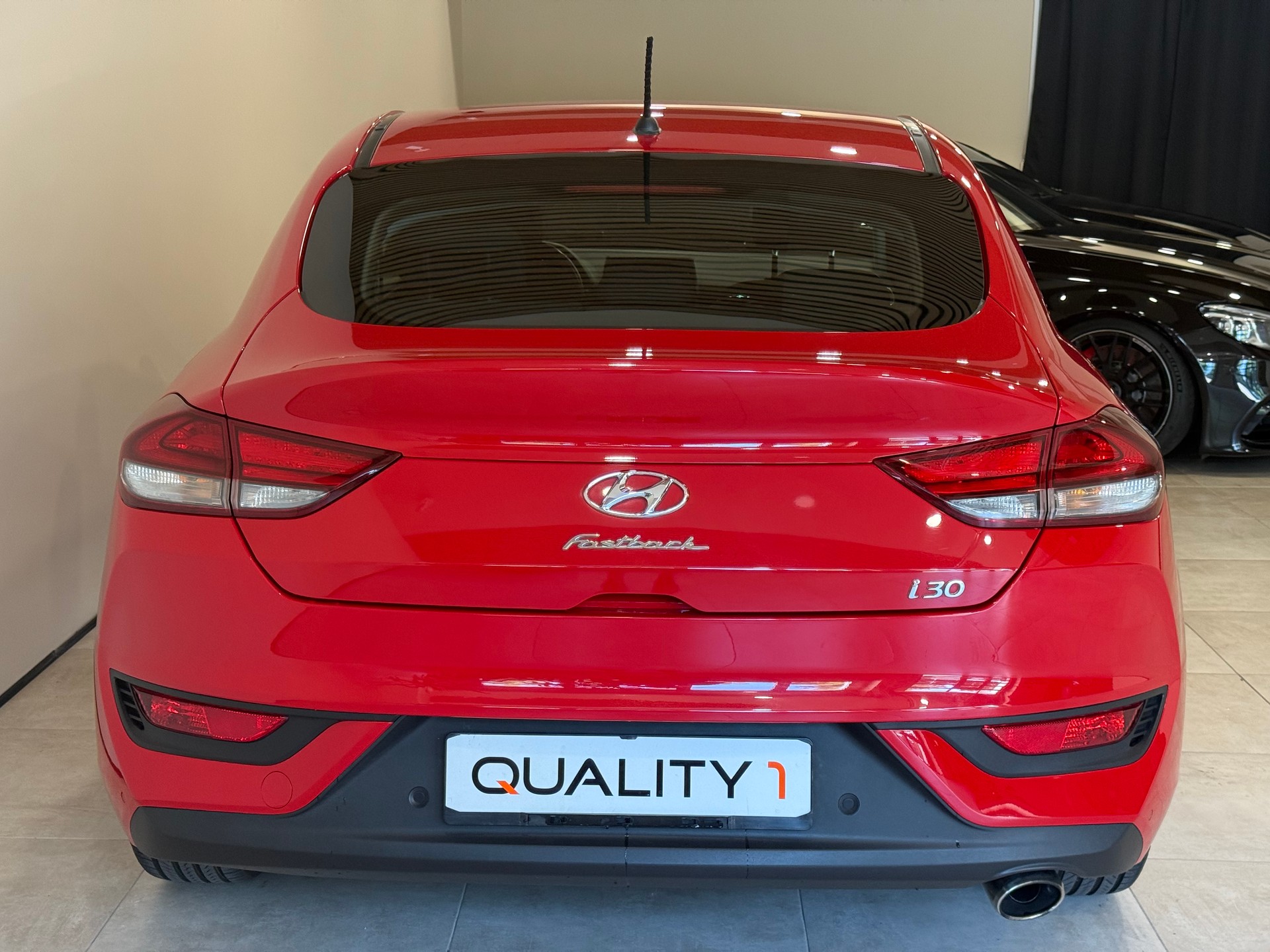 HYUNDAI i30 Fastback 1.0 Ampilia-image-3