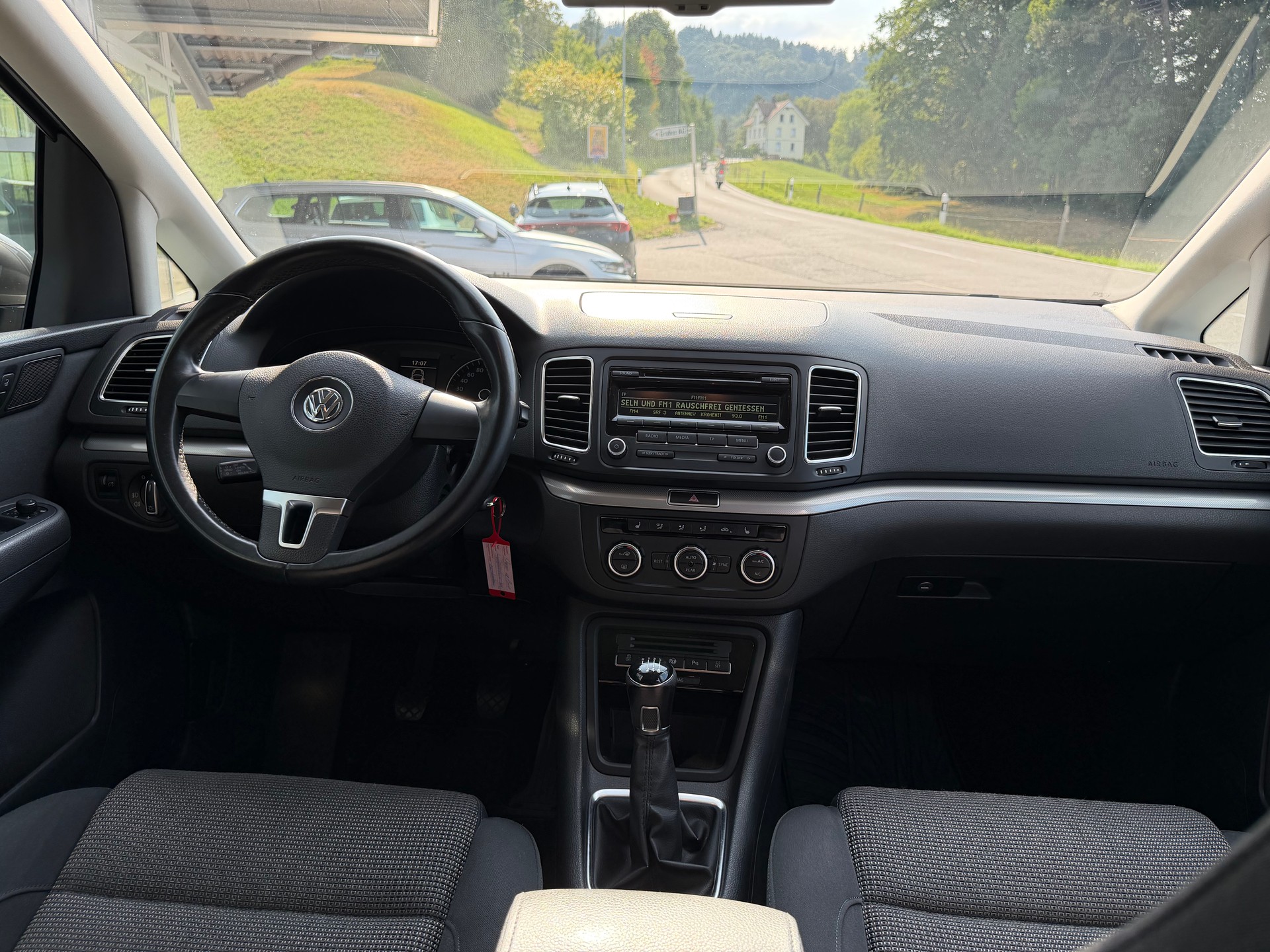 VW Sharan 2.0 TDI BMT Comfortline 4Motion-image-24