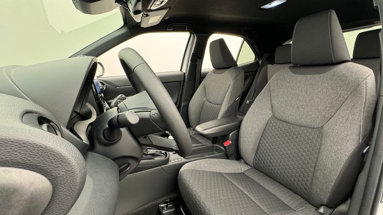 TOYOTA Yaris Cross 1.5 Style e-CVT-image-4