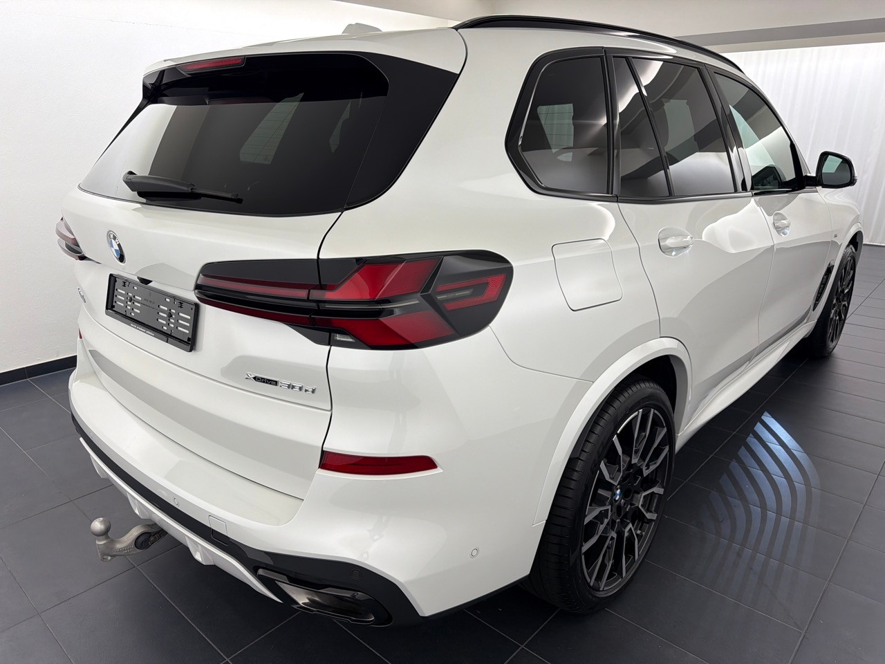 BMW X5 xD 48V 30d M Sport Pro-showroom-element-2