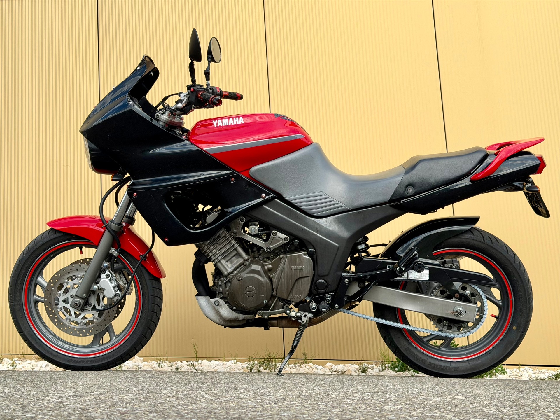 YAMAHA TDM 850-image-10