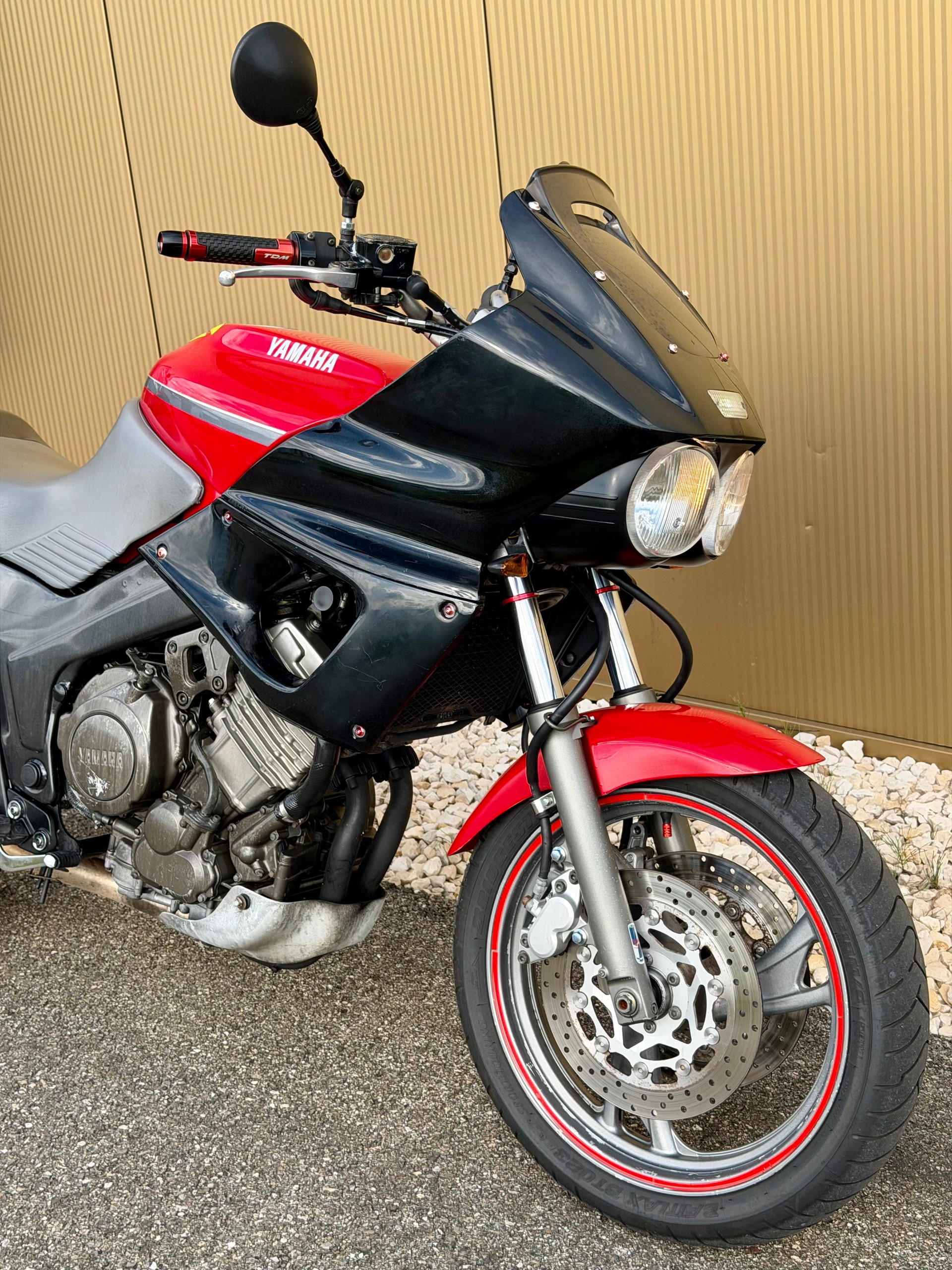 YAMAHA TDM 850-image-1