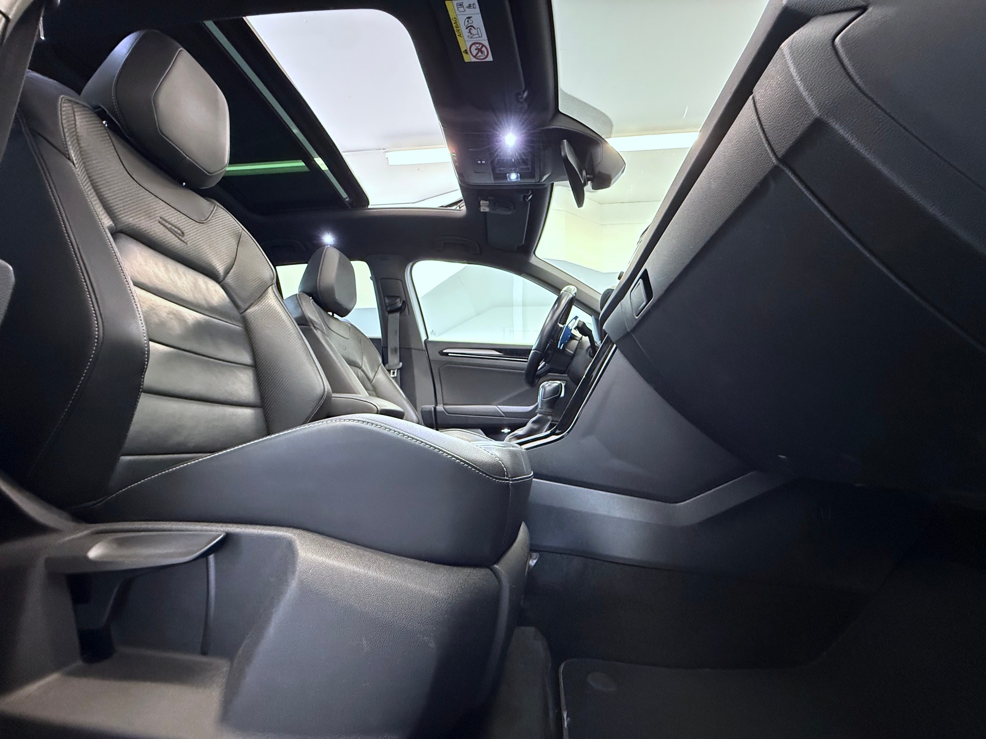 VW T-Roc 2.0 TSI R DSG 4Motion-image-22