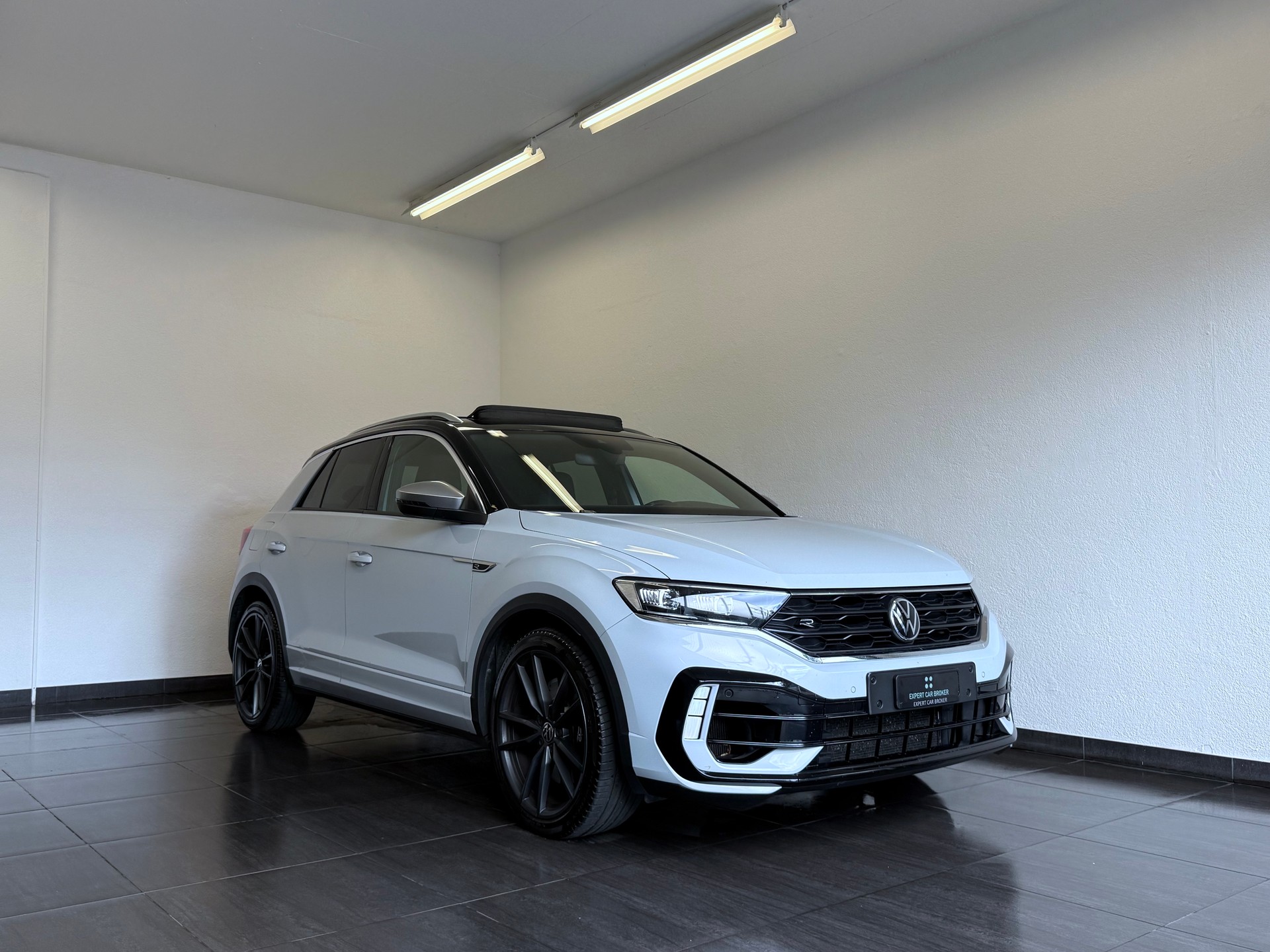 VW T-Roc 2.0 TSI R DSG 4Motion-showroom-element-1