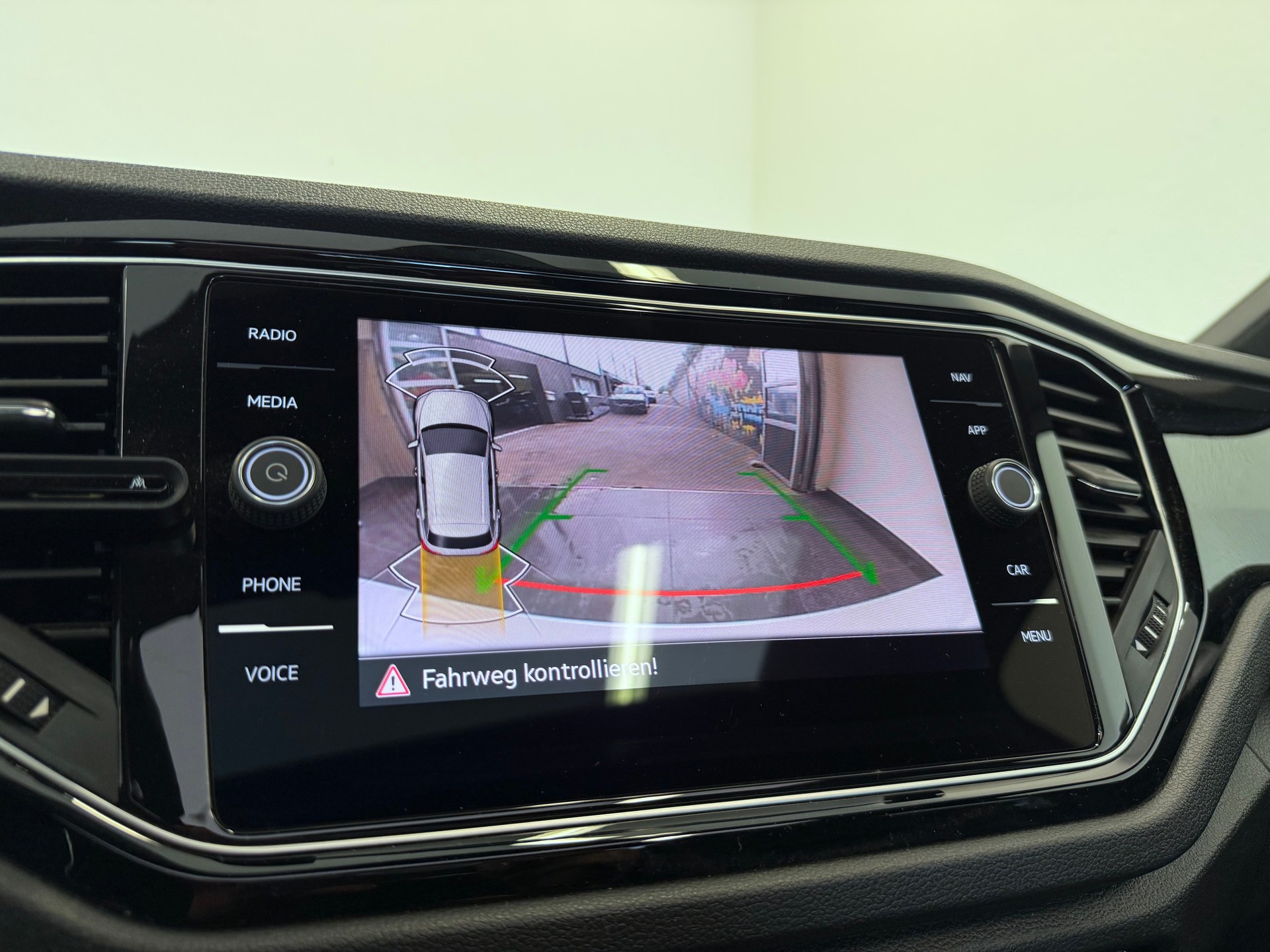 VW T-Roc 2.0 TSI R DSG 4Motion-image-27