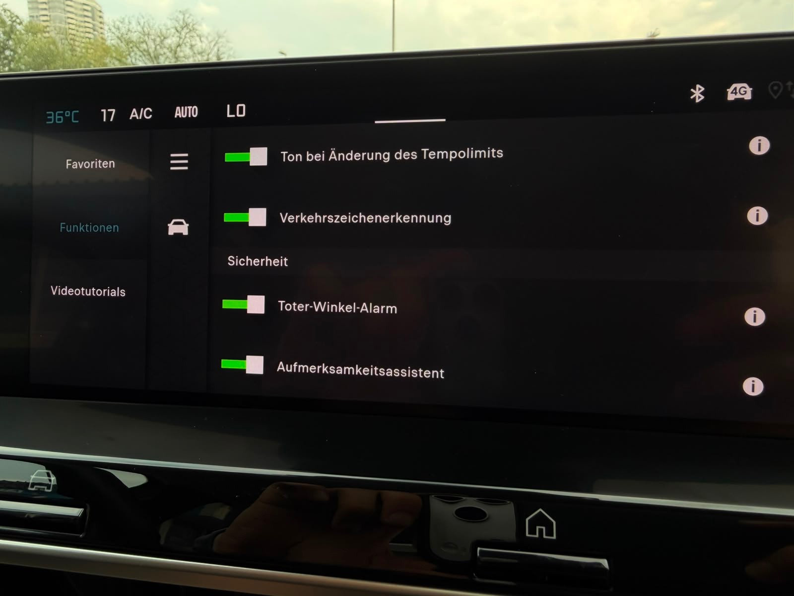 CITROEN C4 X HEV Max-image-22