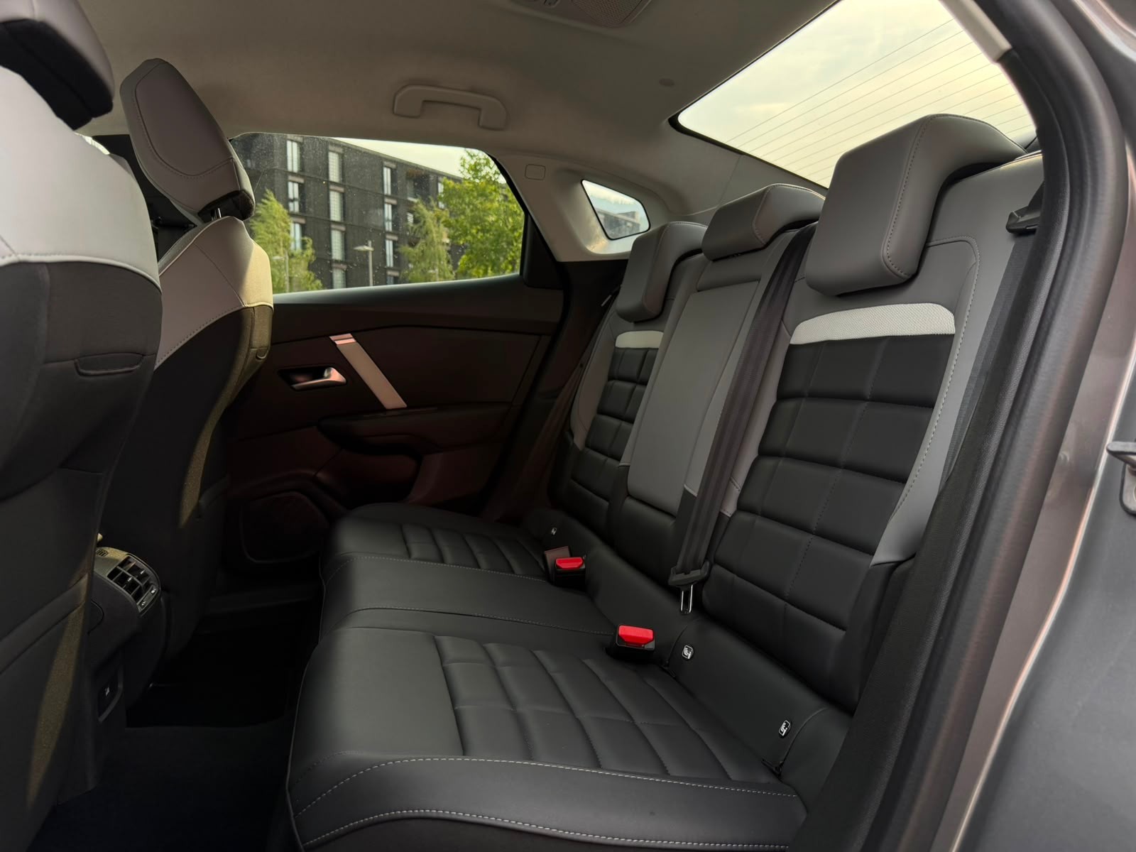 CITROEN C4 X HEV Max-image-15