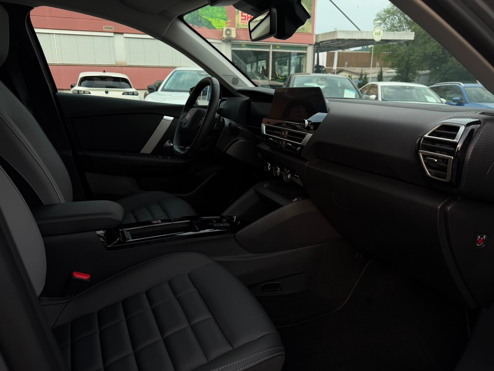 CITROEN C4 X HEV Max-image-19