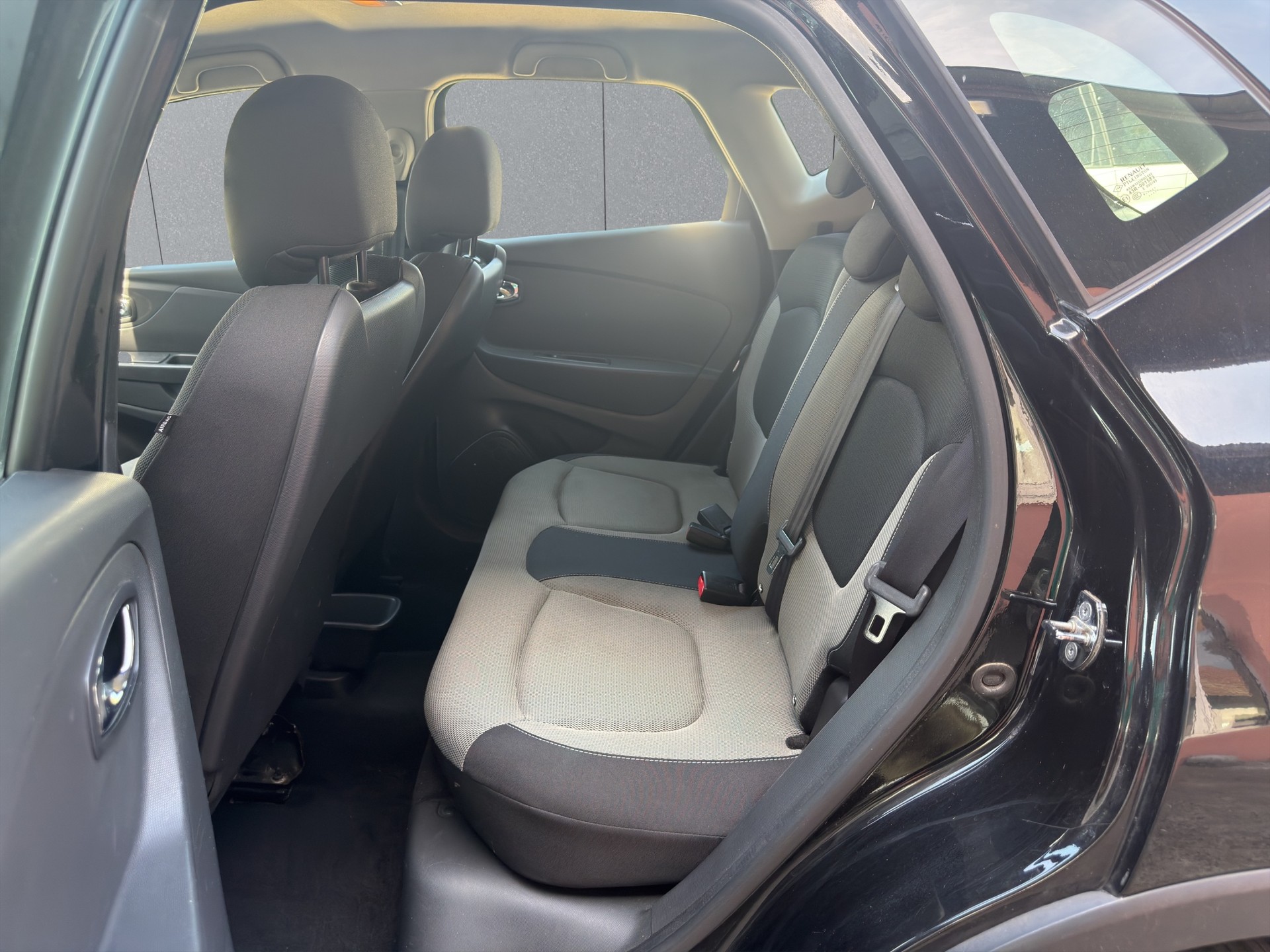 RENAULT Captur 1.2 T Helly Hansen EDC-image-11