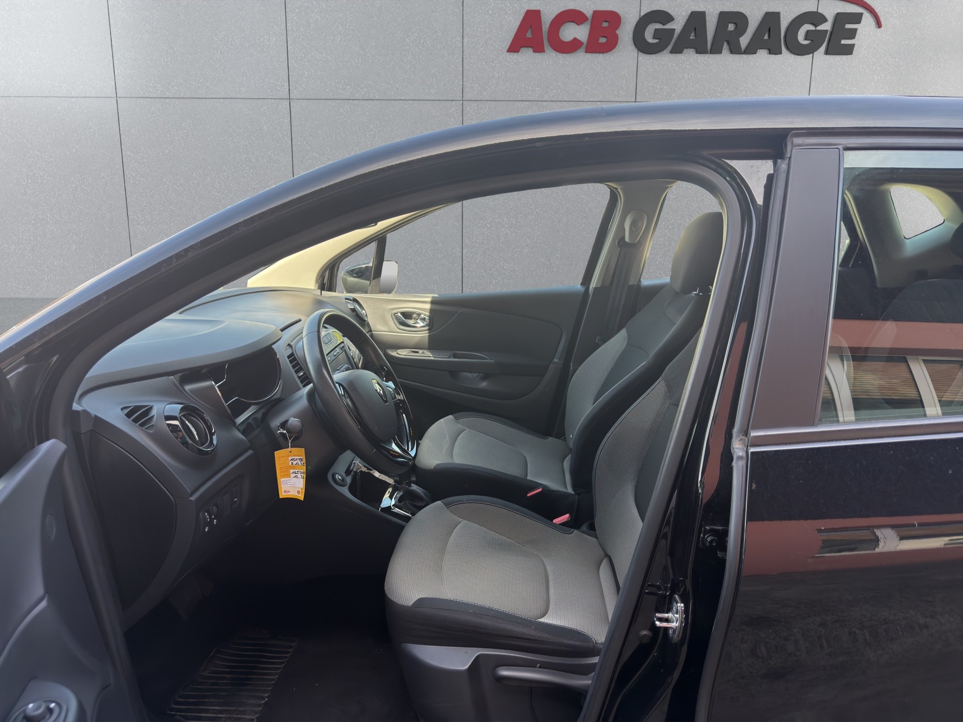 RENAULT Captur 1.2 T Helly Hansen EDC-image-7