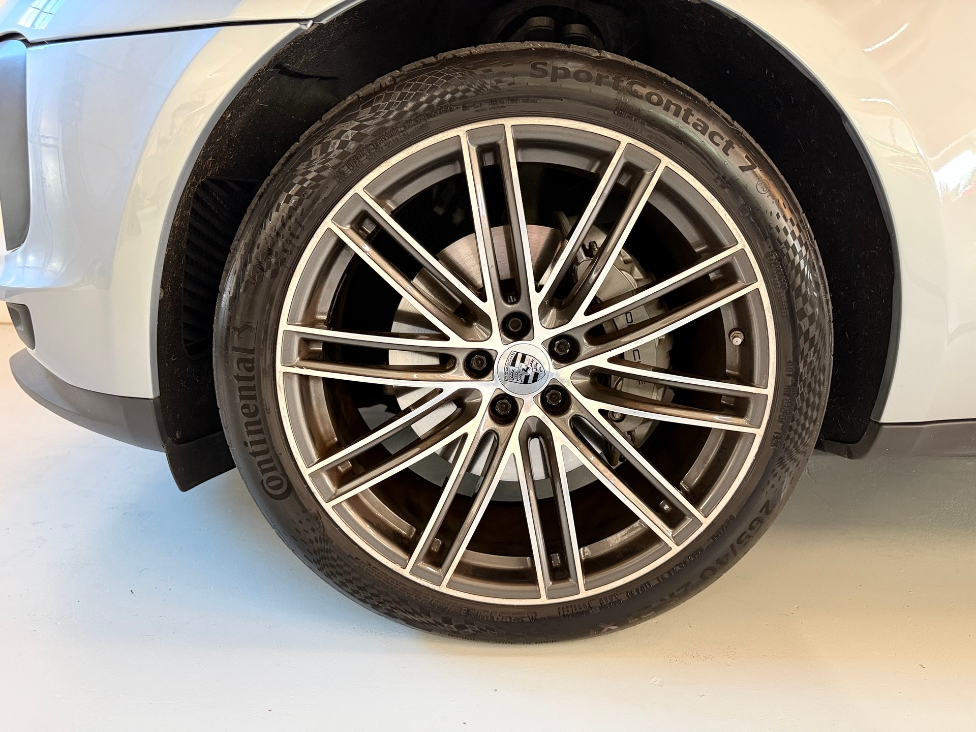 PORSCHE Macan S PDK-showroom-element-3