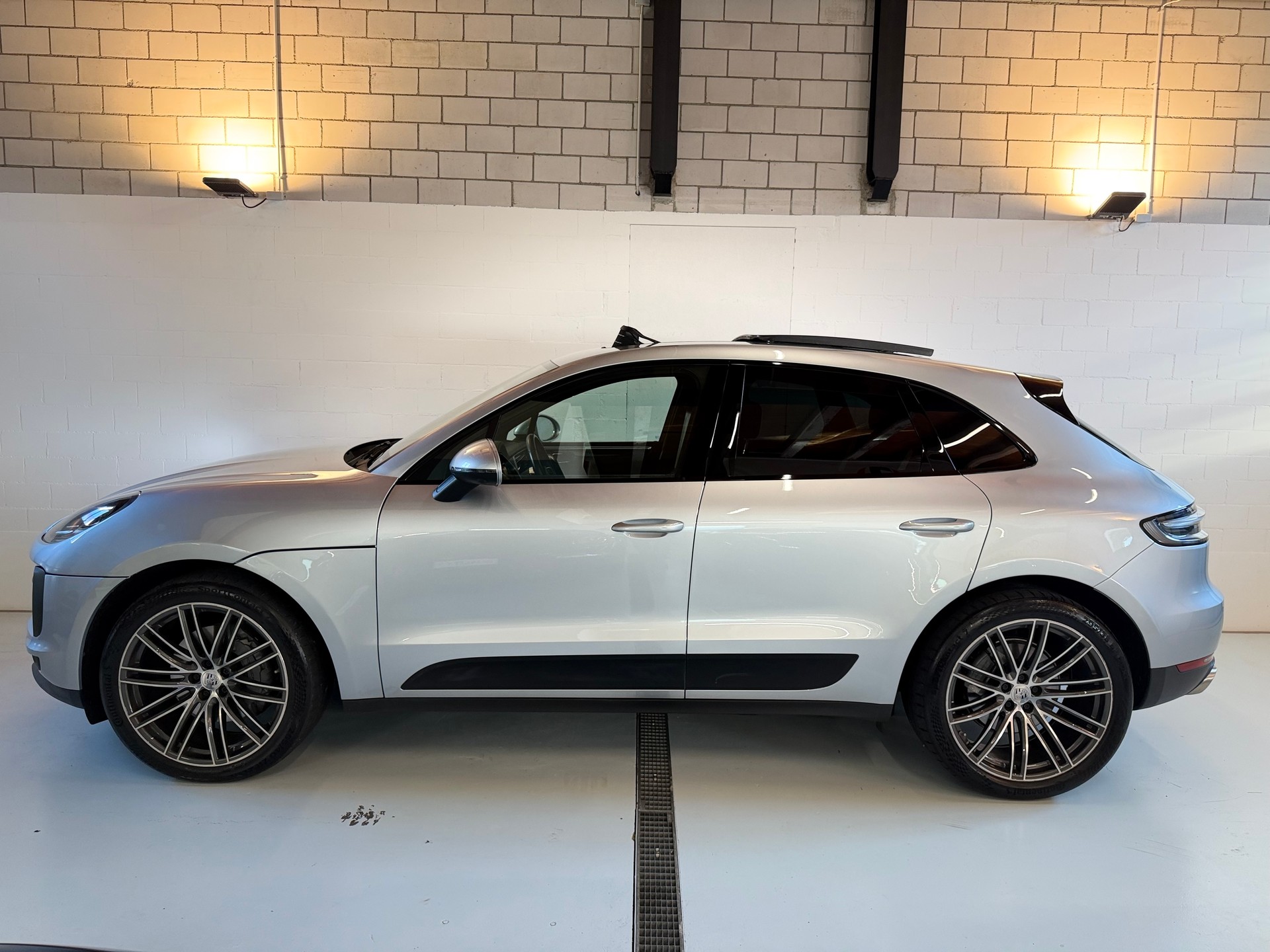 PORSCHE Macan S PDK-showroom-element-2