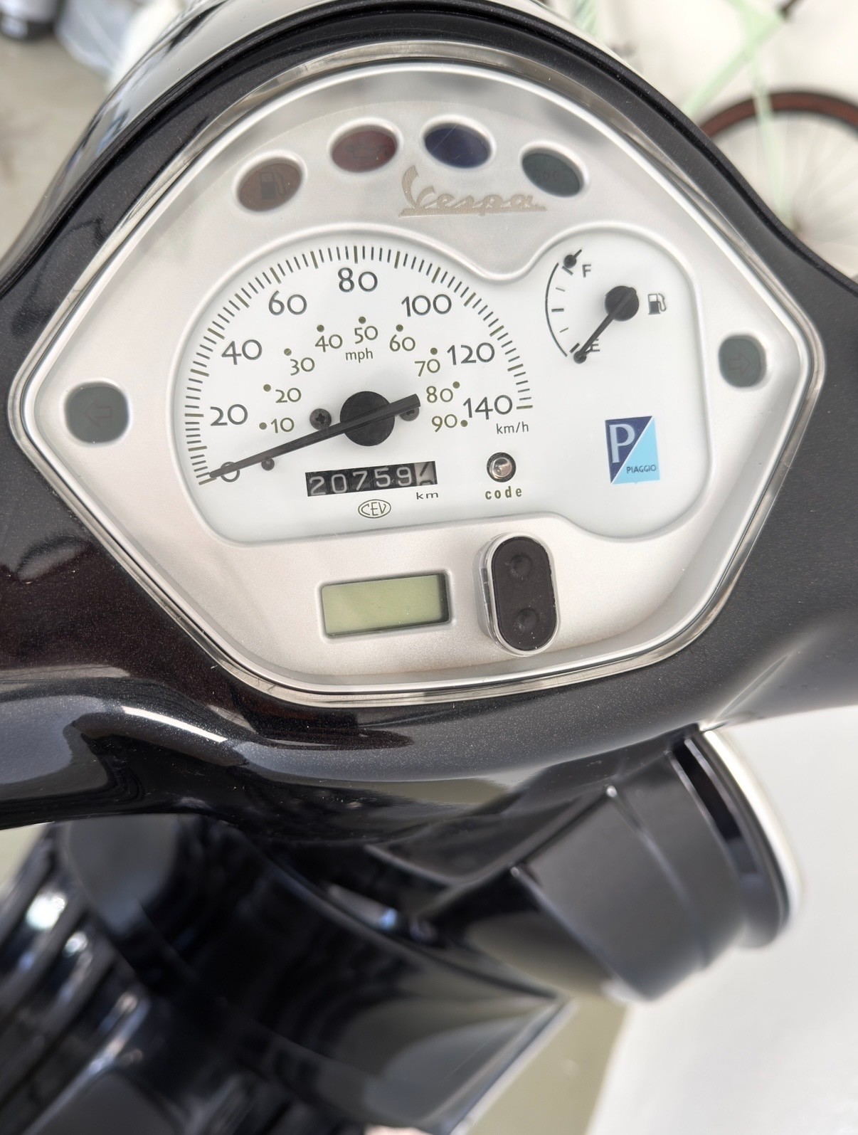 PIAGGIO Vespa 125 LX4-image-3
