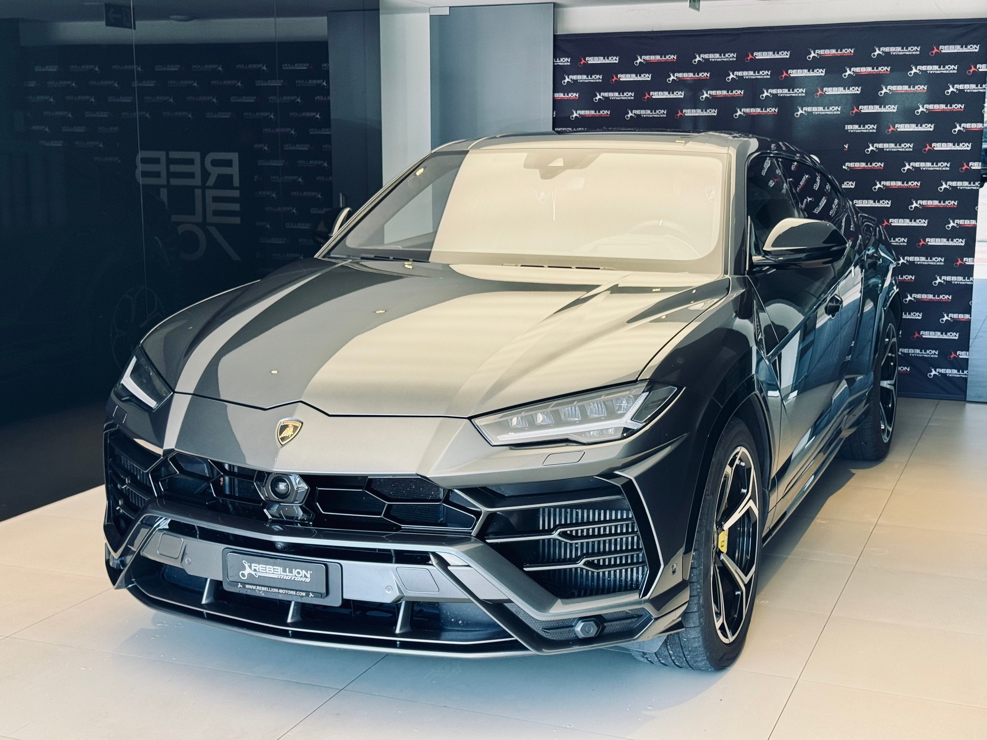 LAMBORGHINI Urus E-Gear