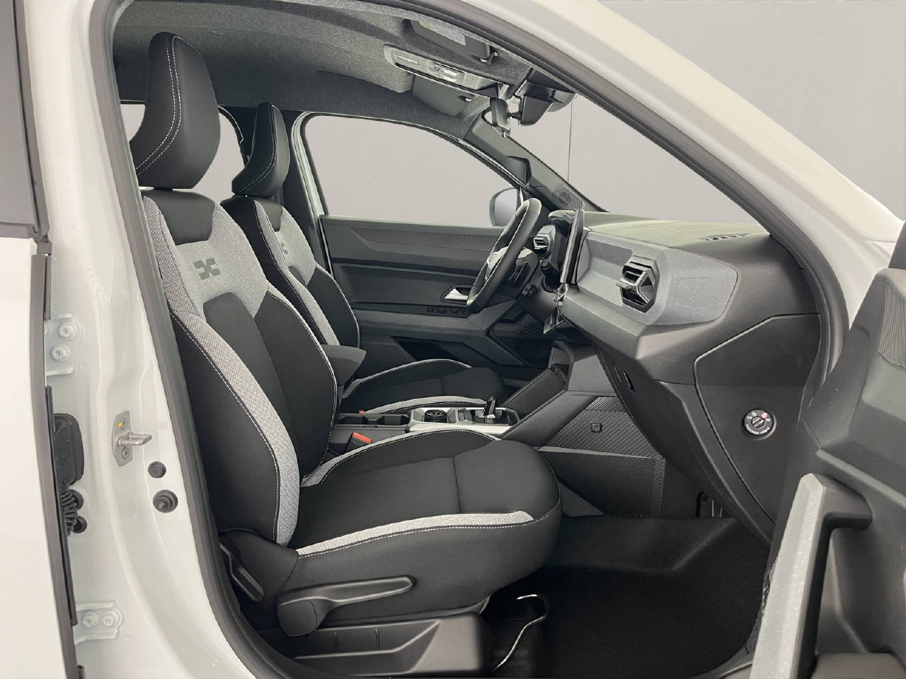 DACIA Duster 1.2 Hybrid Journey 4WD-image-15