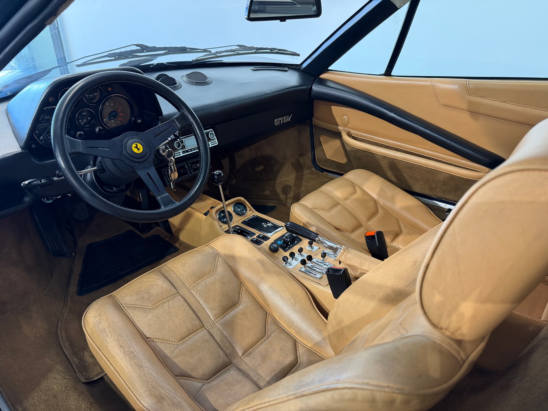 FERRARI GTBi-showroom-element-3
