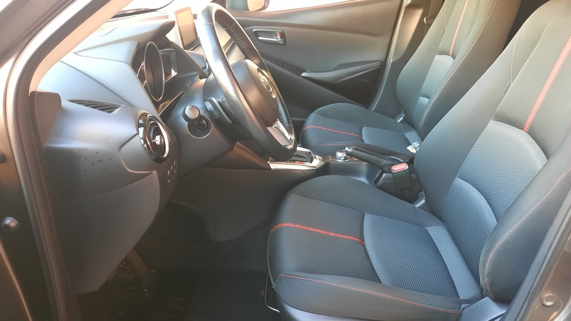 MAZDA 2 1.5i 16V Skyactiv-G Revolution Drive-showroom-element-3