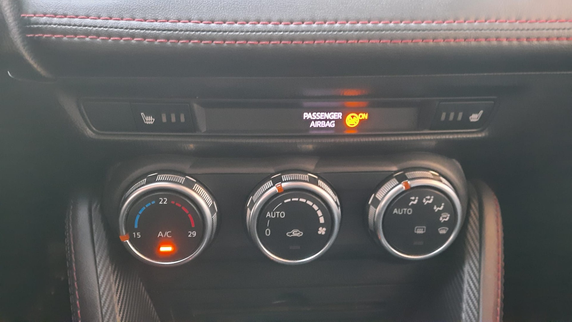 MAZDA 2 1.5i 16V Skyactiv-G Revolution Drive-image-12