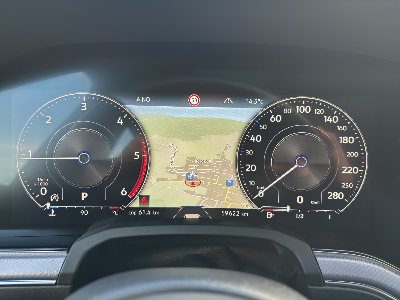 VW Touareg 3.0 TDI R Line Tiptronic mit AHK, Sitzbelüftung & Panorama-Ausstell-/Schiebedach-image-14