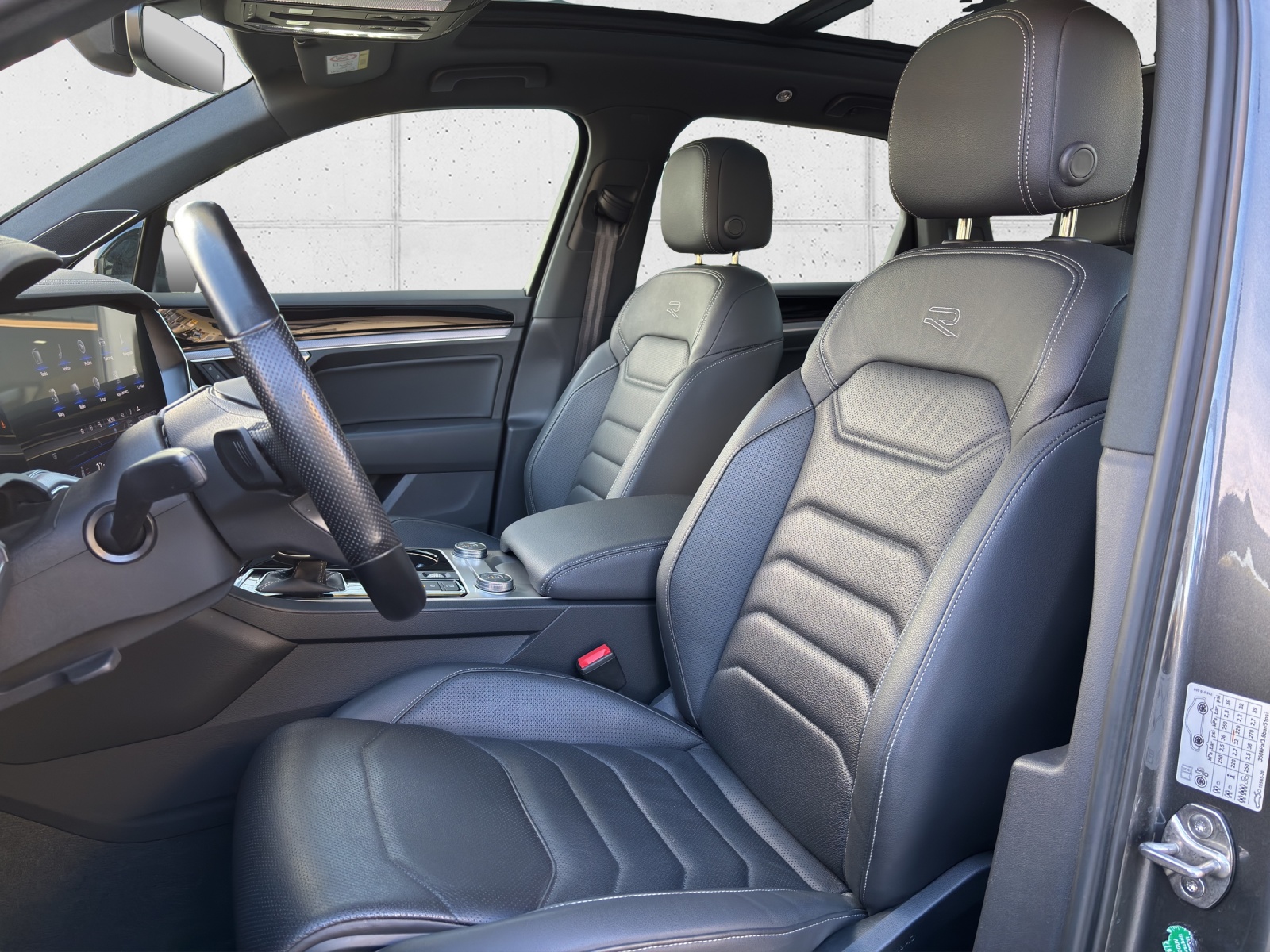 VW Touareg 3.0 TDI R Line Tiptronic mit AHK, Sitzbelüftung & Panorama-Ausstell-/Schiebedach-image-27