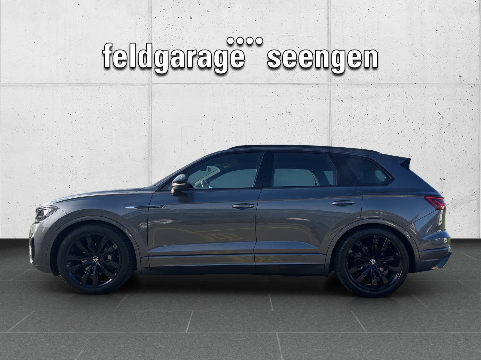 VW Touareg 3.0 TDI R Line Tiptronic mit AHK, Sitzbelüftung & Panorama-Ausstell-/Schiebedach-showroom-element-1