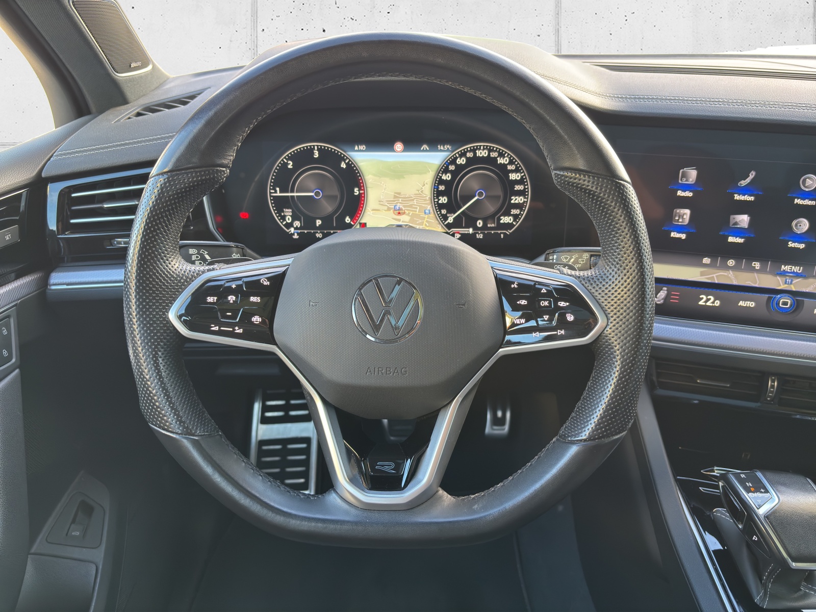 VW Touareg 3.0 TDI R Line Tiptronic mit AHK, Sitzbelüftung & Panorama-Ausstell-/Schiebedach-image-11