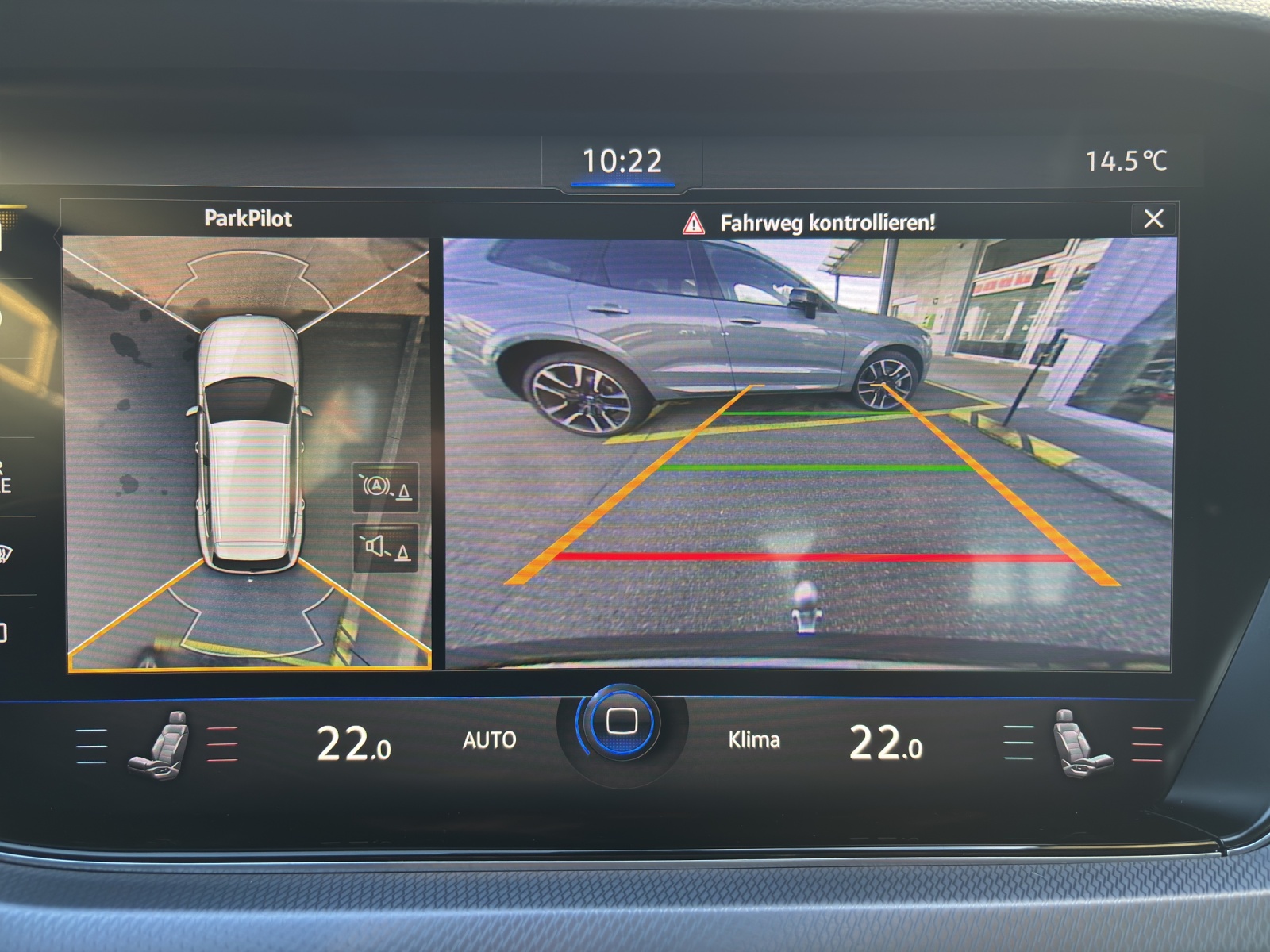 VW Touareg 3.0 TDI R Line Tiptronic mit AHK, Sitzbelüftung & Panorama-Ausstell-/Schiebedach-image-18