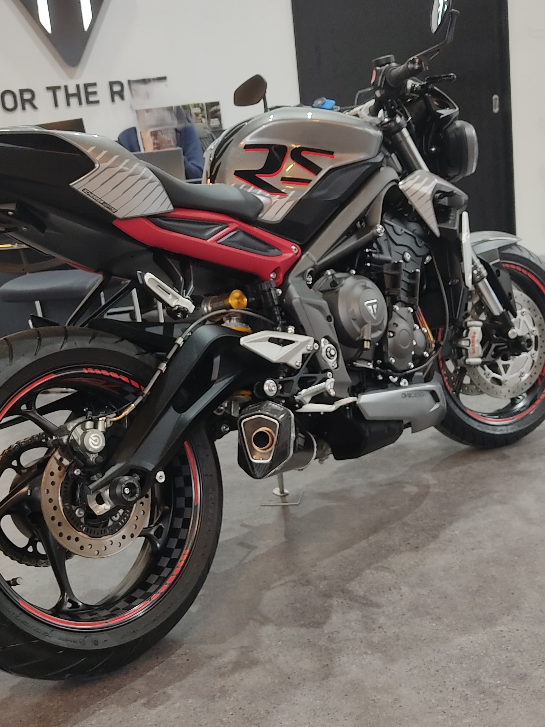TRIUMPH Street Triple-image-2