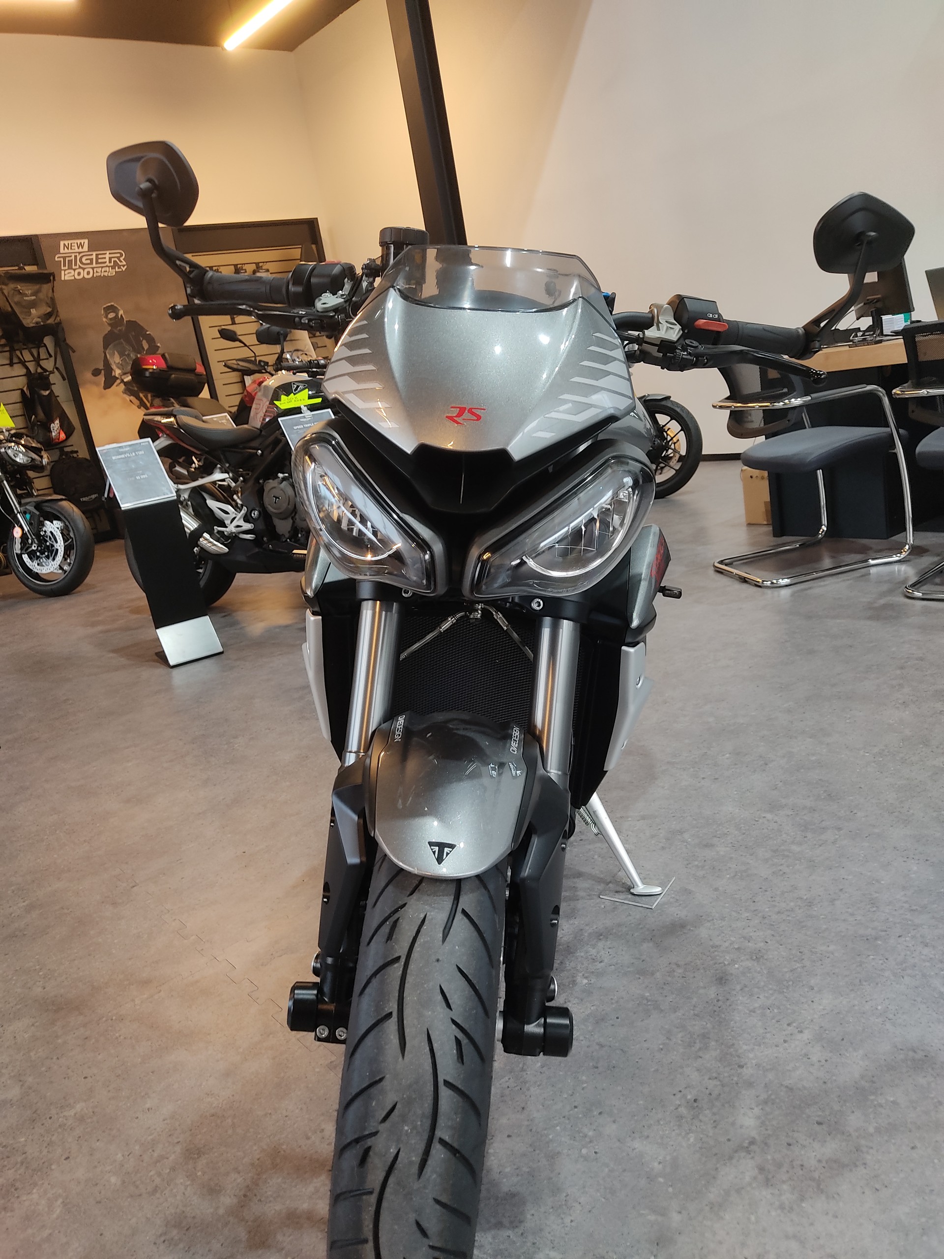 TRIUMPH Street Triple-image-5