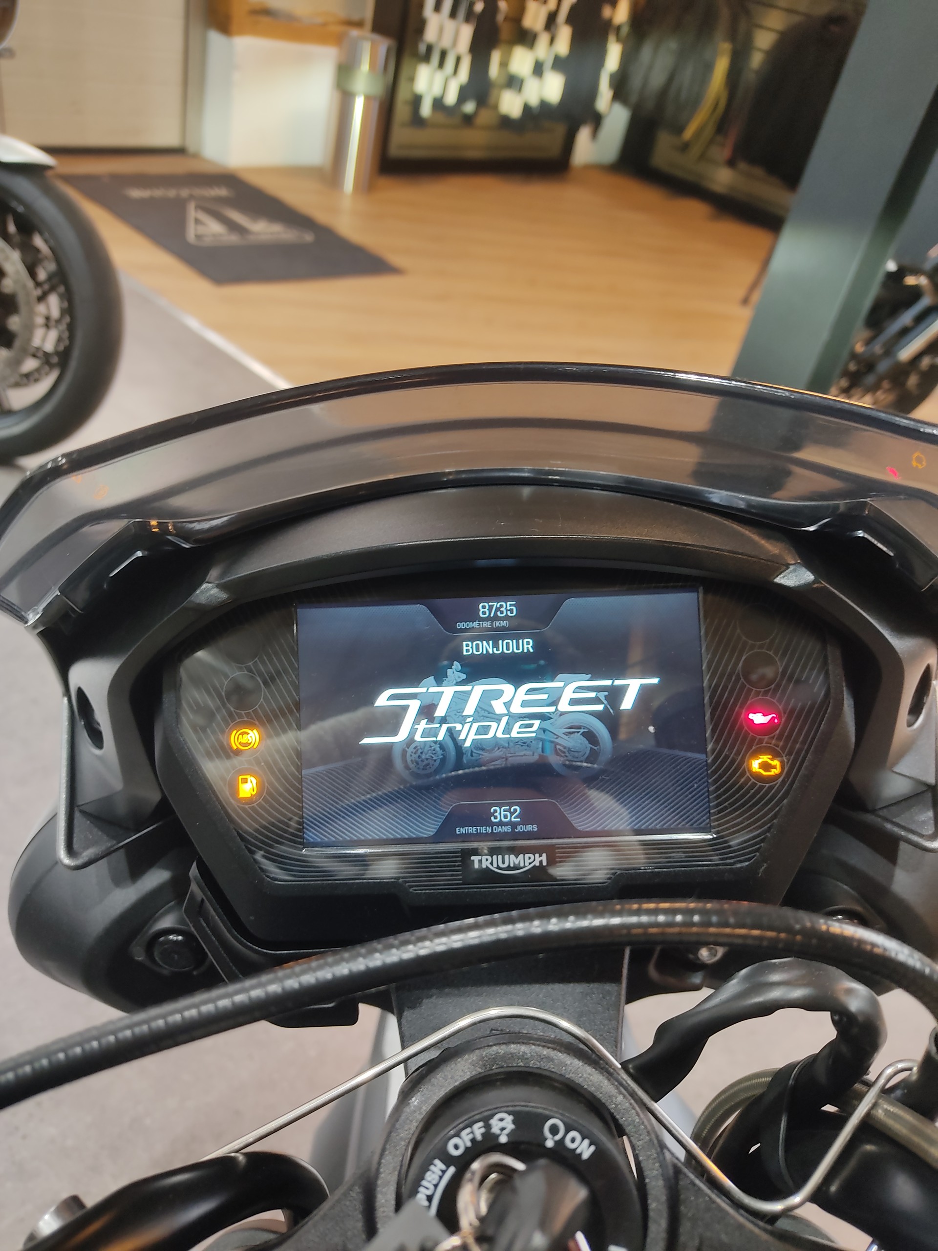 TRIUMPH Street Triple-image-8